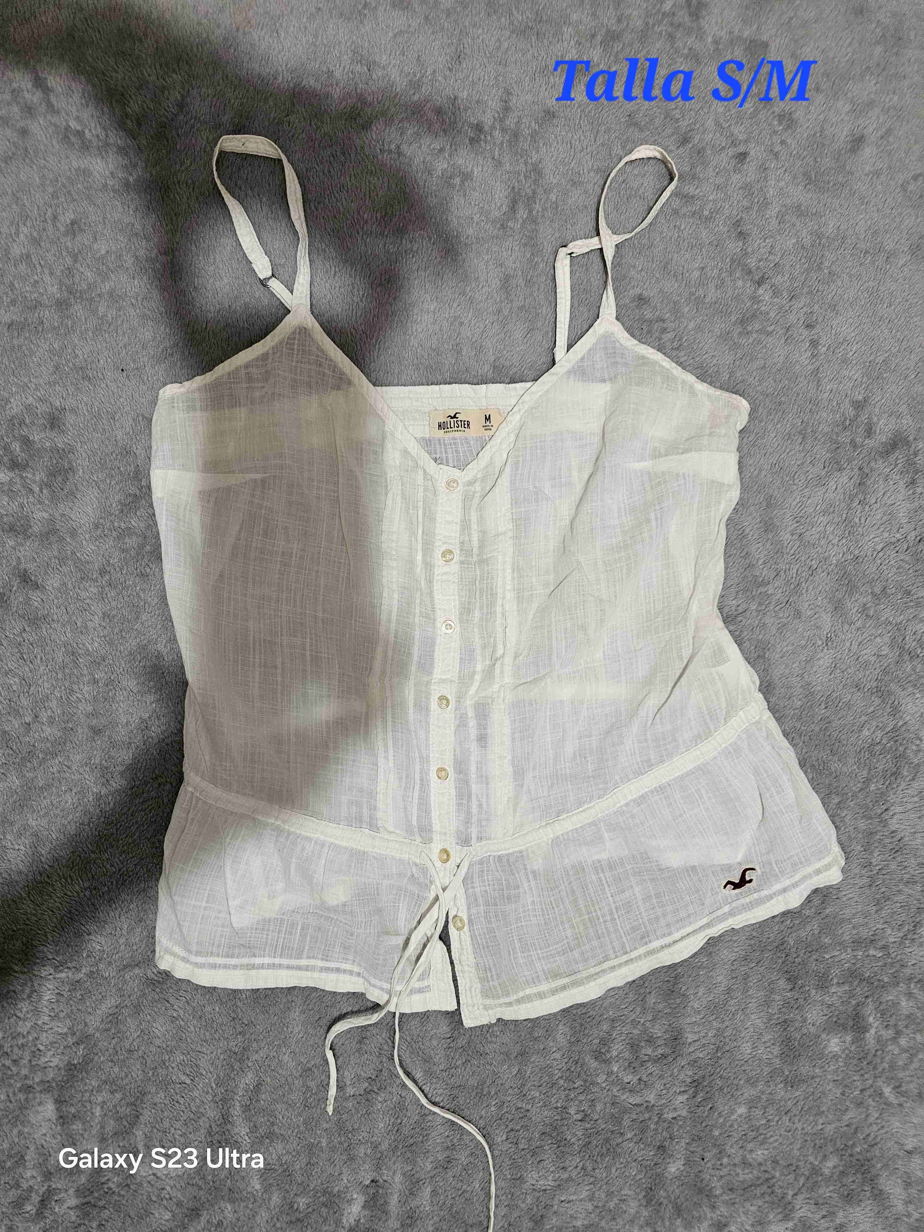 Blusa roja con puntos - miniatura 2