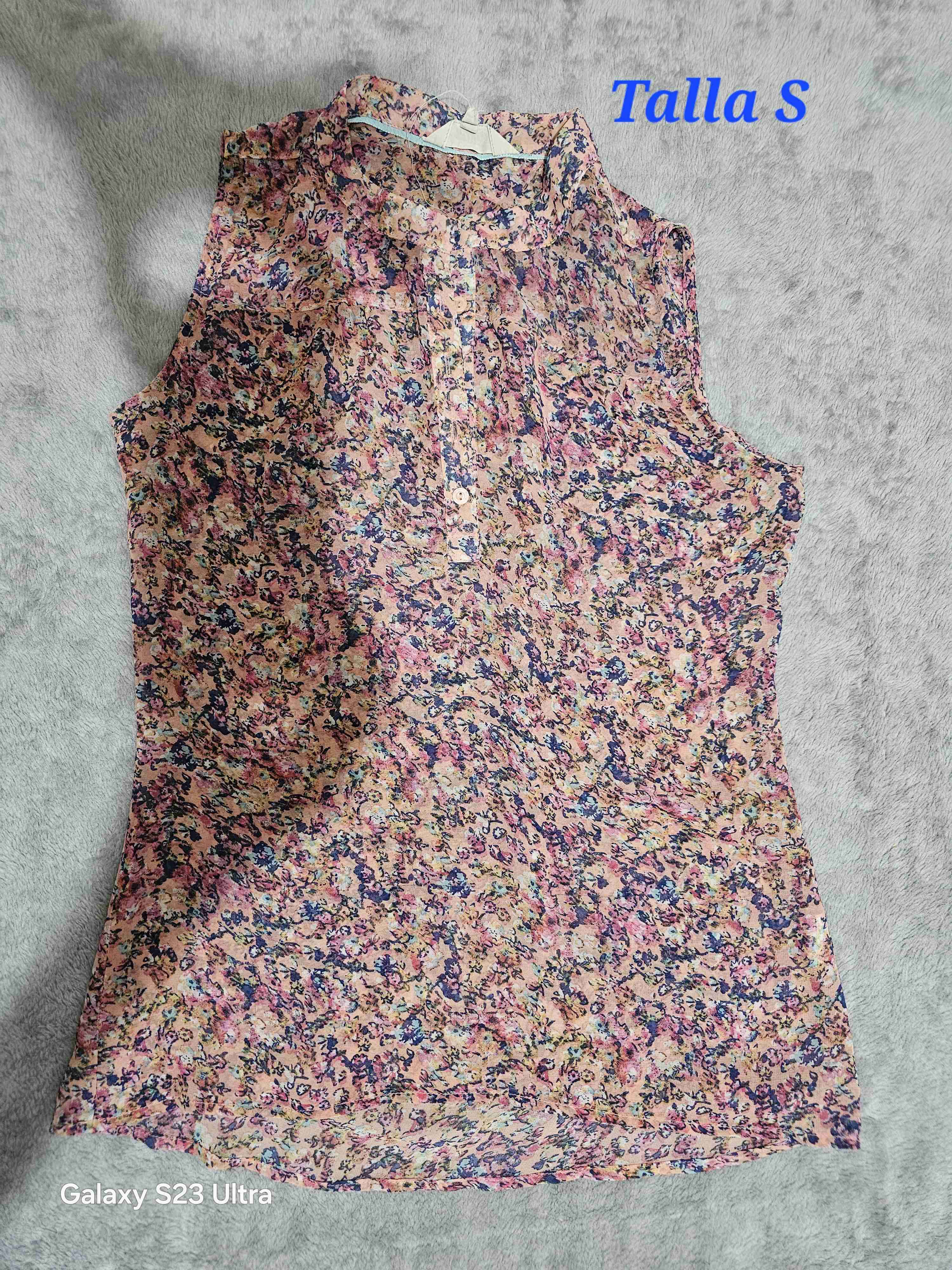 Blusa roja con puntos - miniatura 4