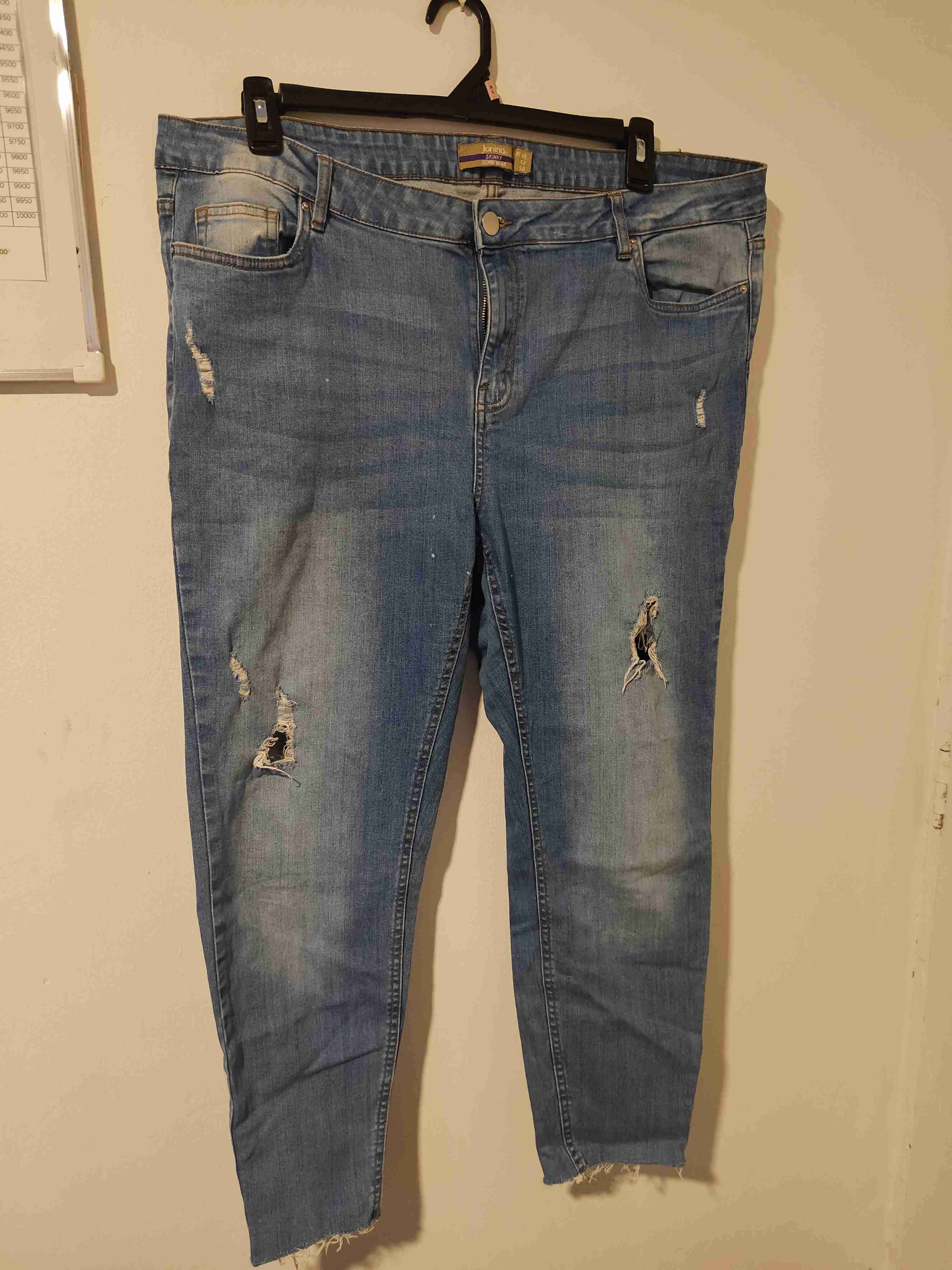 Jeans azules desgastados - miniatura 2