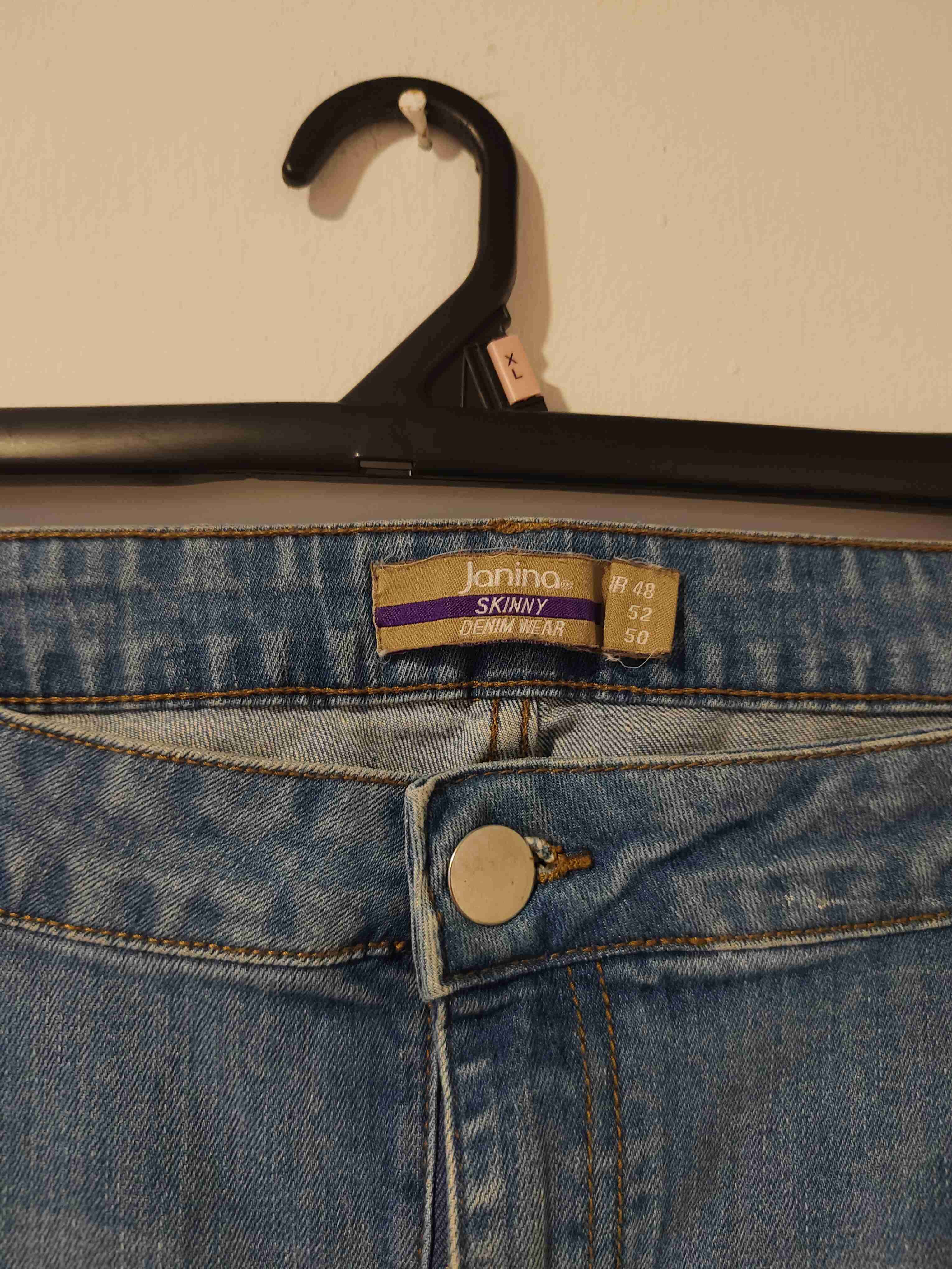 Jeans azules desgastados - miniatura 3