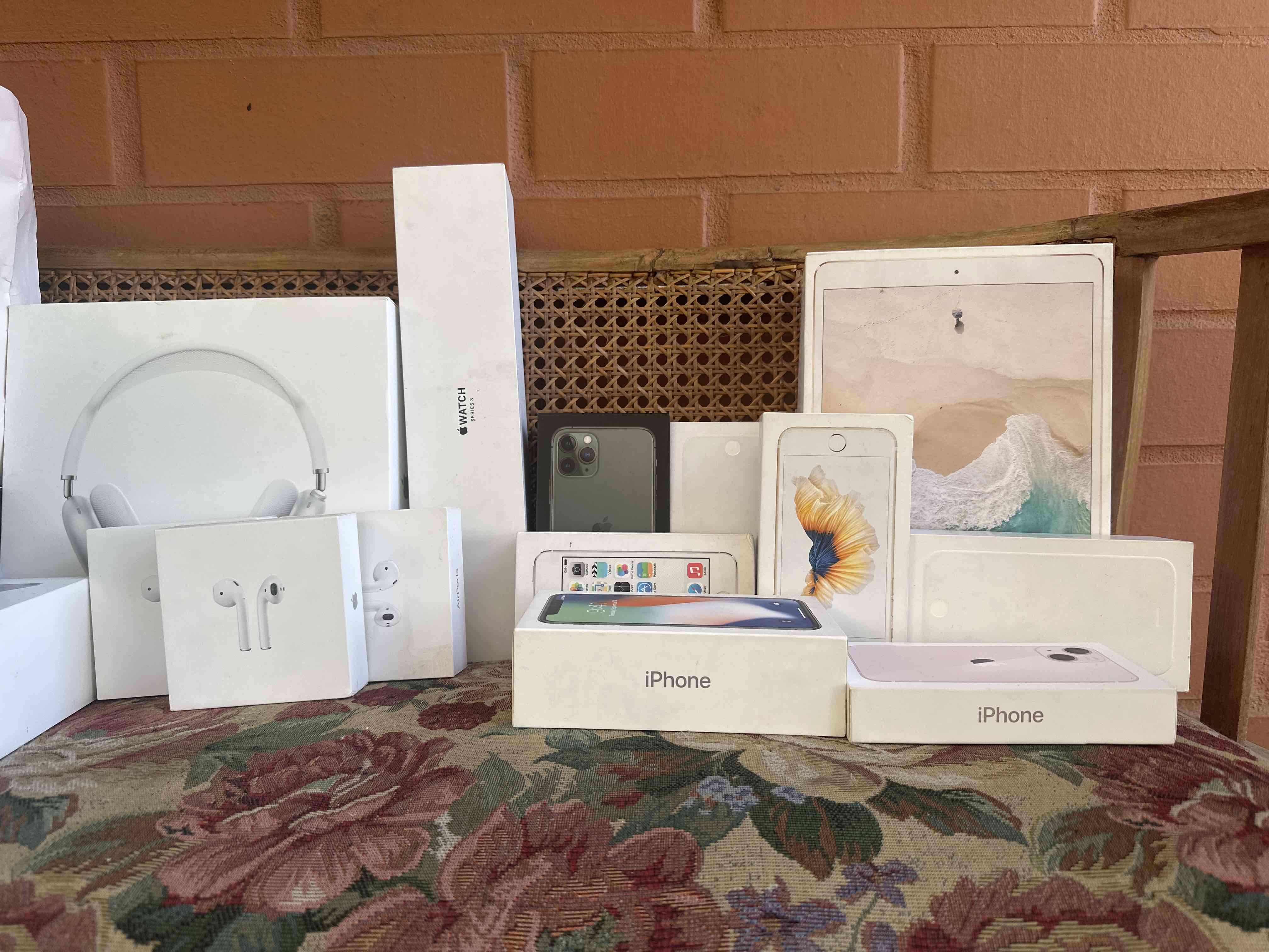 Cajas vacías de productos Apple - miniatura 1