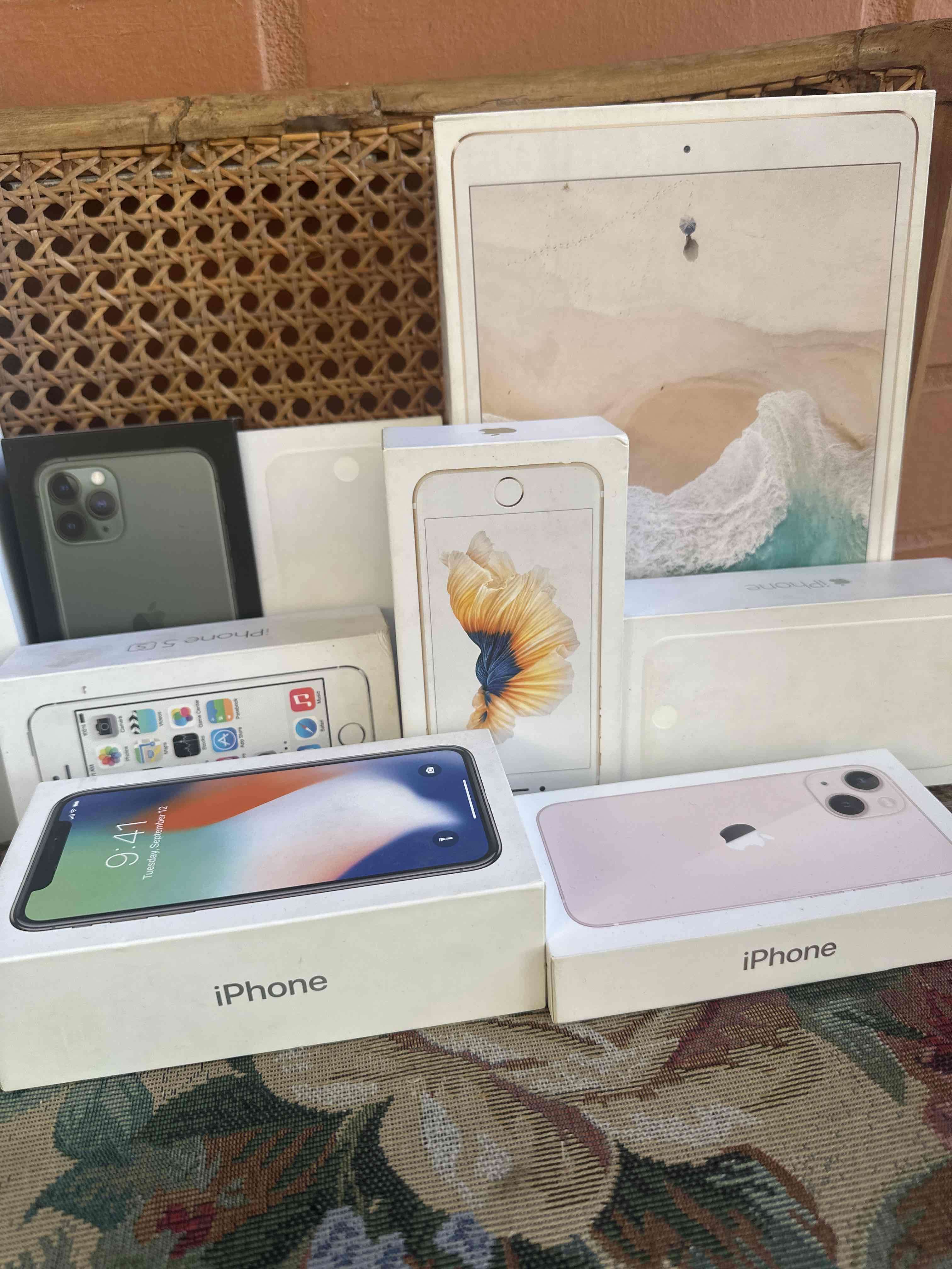 Cajas vacías de productos Apple - miniatura 2