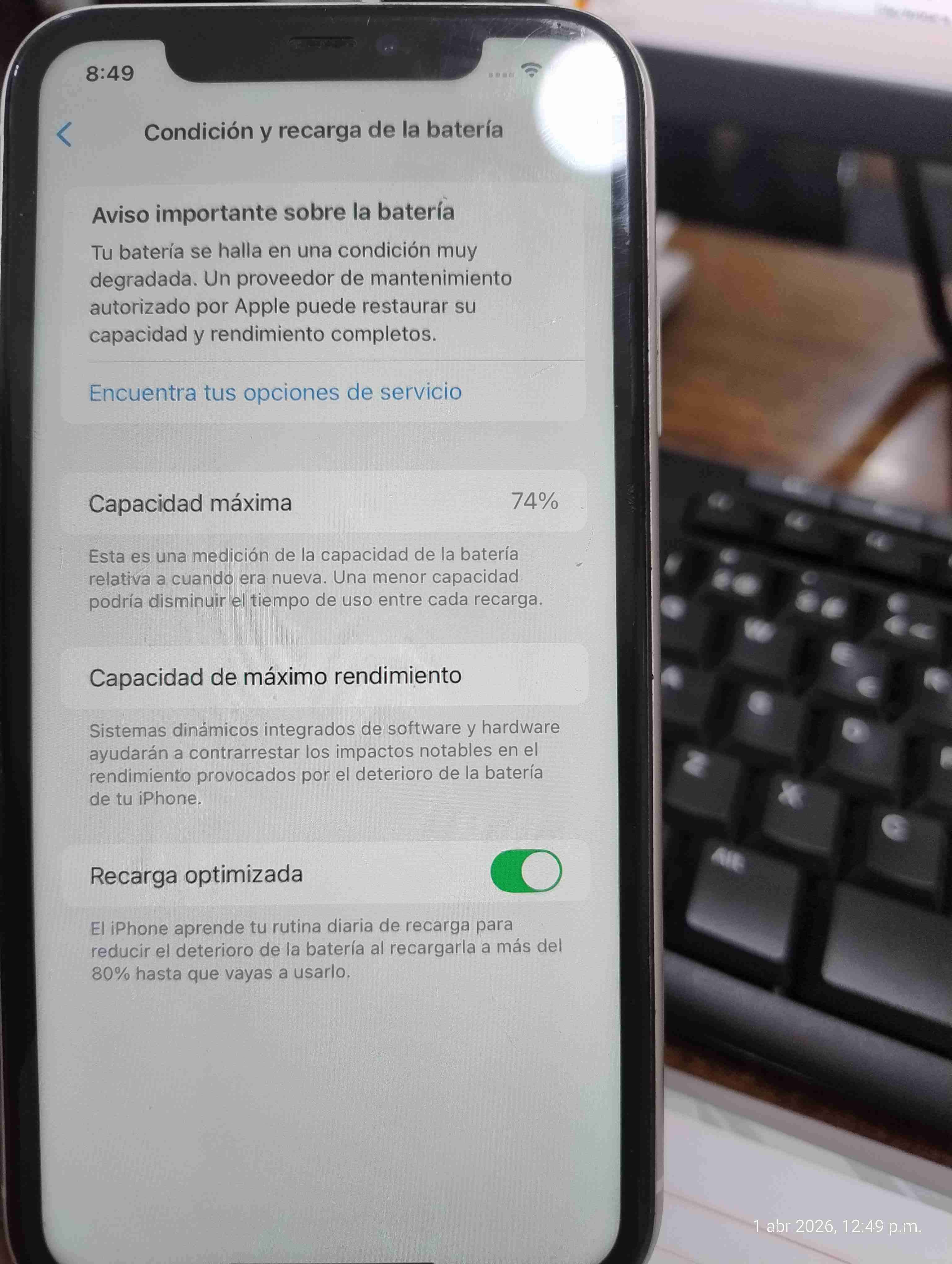 iPhone 11 blanco en buen estado - miniatura 3