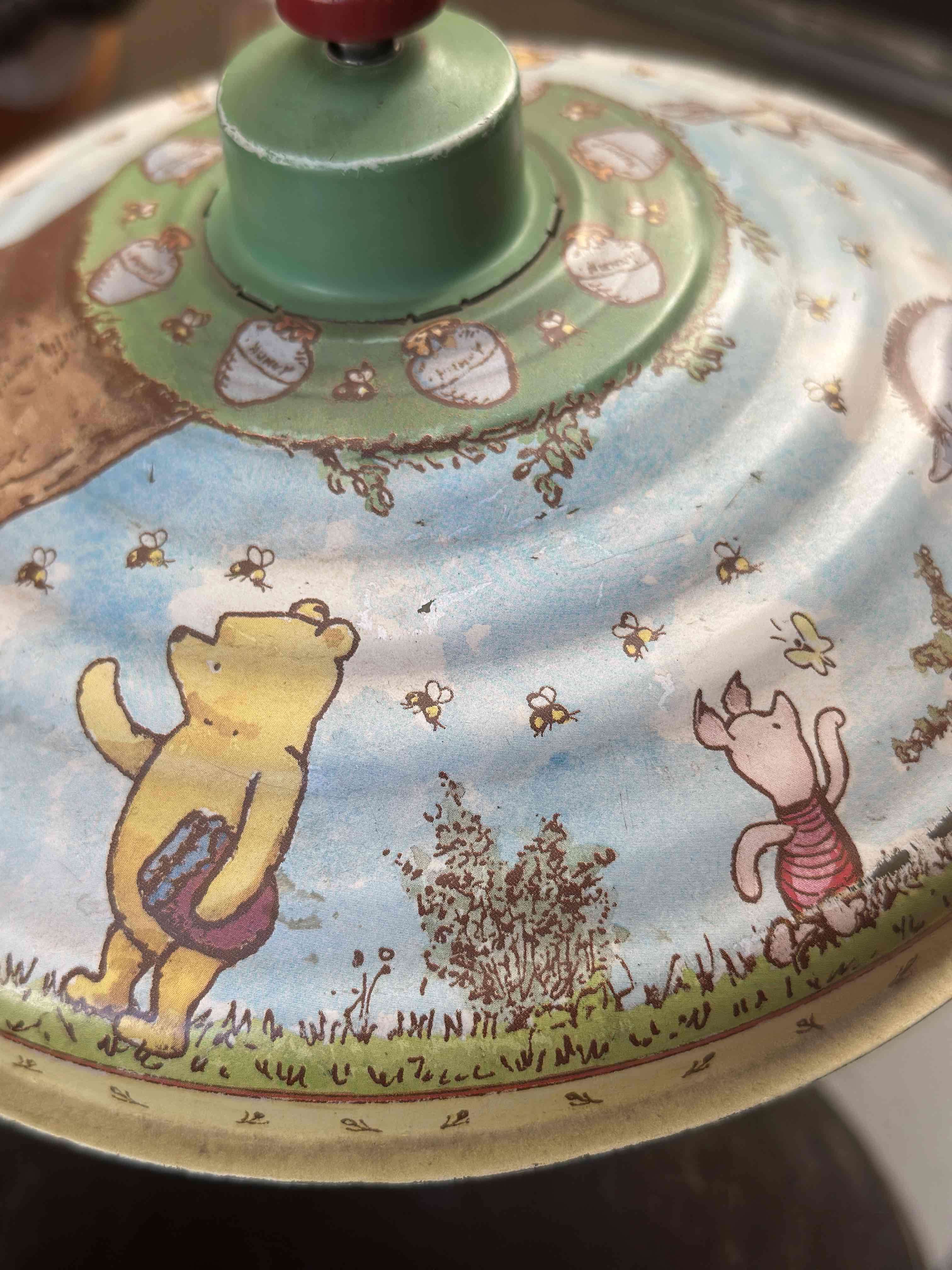 Trompo vintage de metal con ilustraciones de Winni - miniatura 2