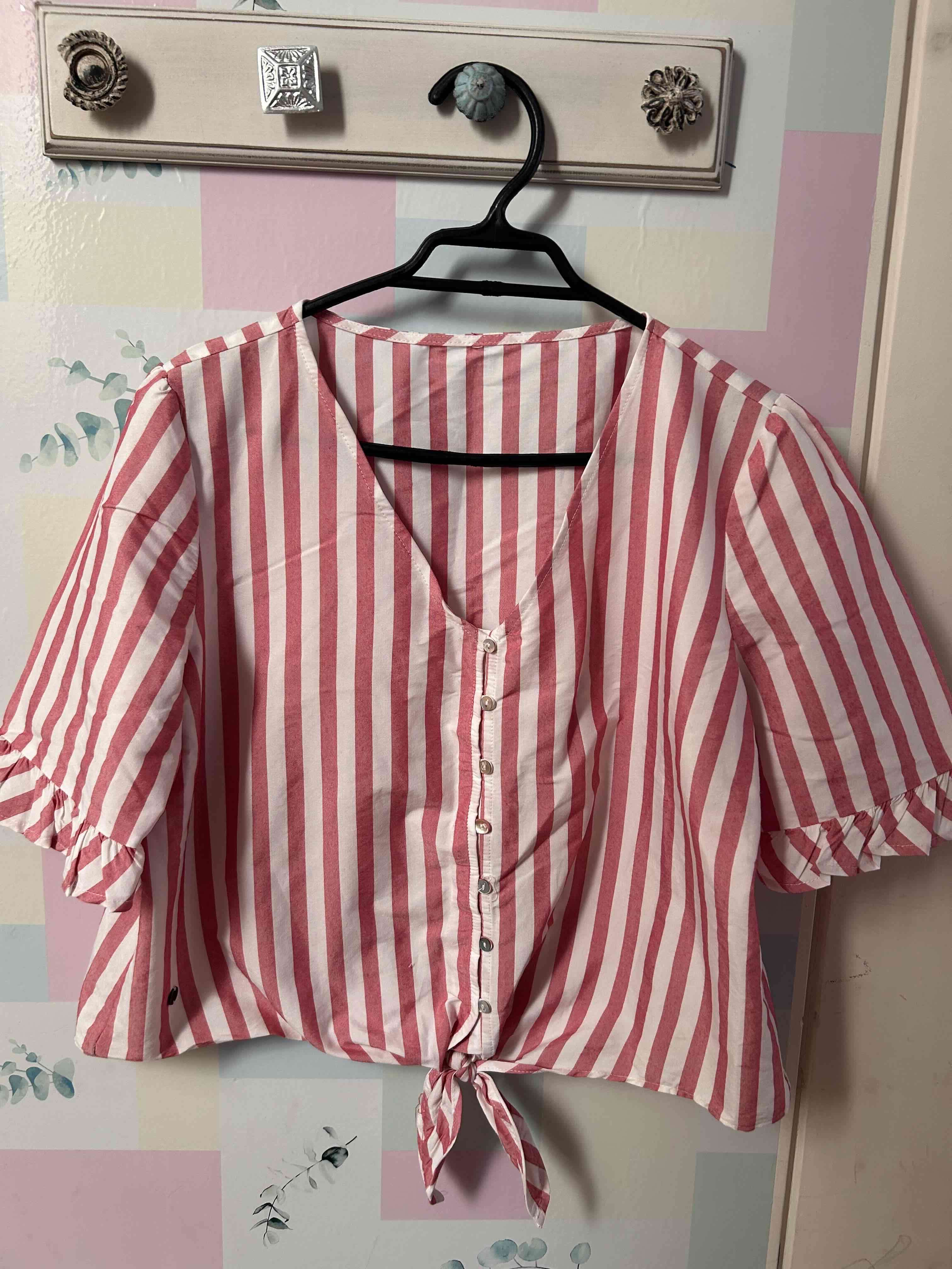 Blusa rayada roja y blanca