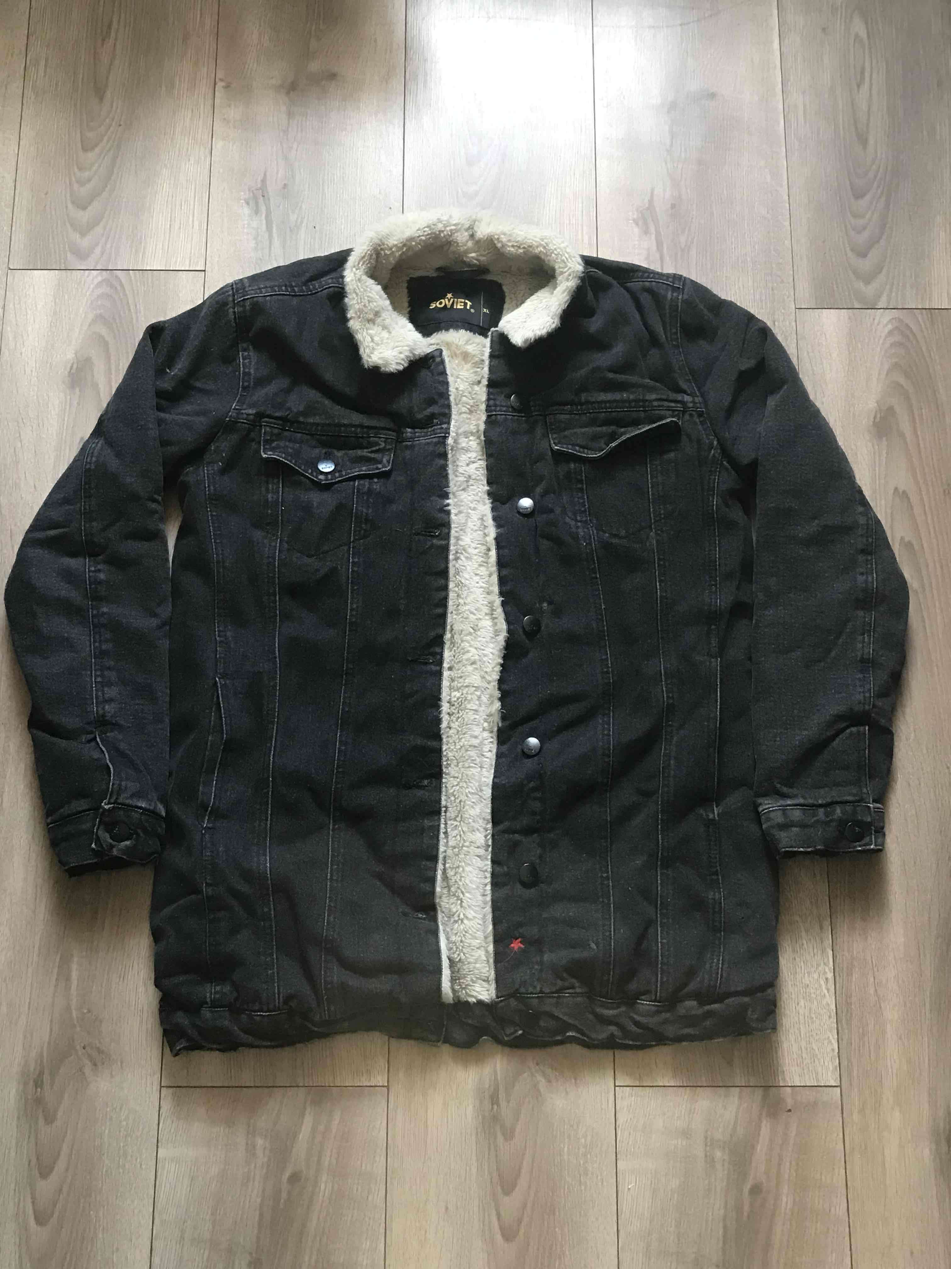 Chaqueta negra con interior peludo - miniatura 1