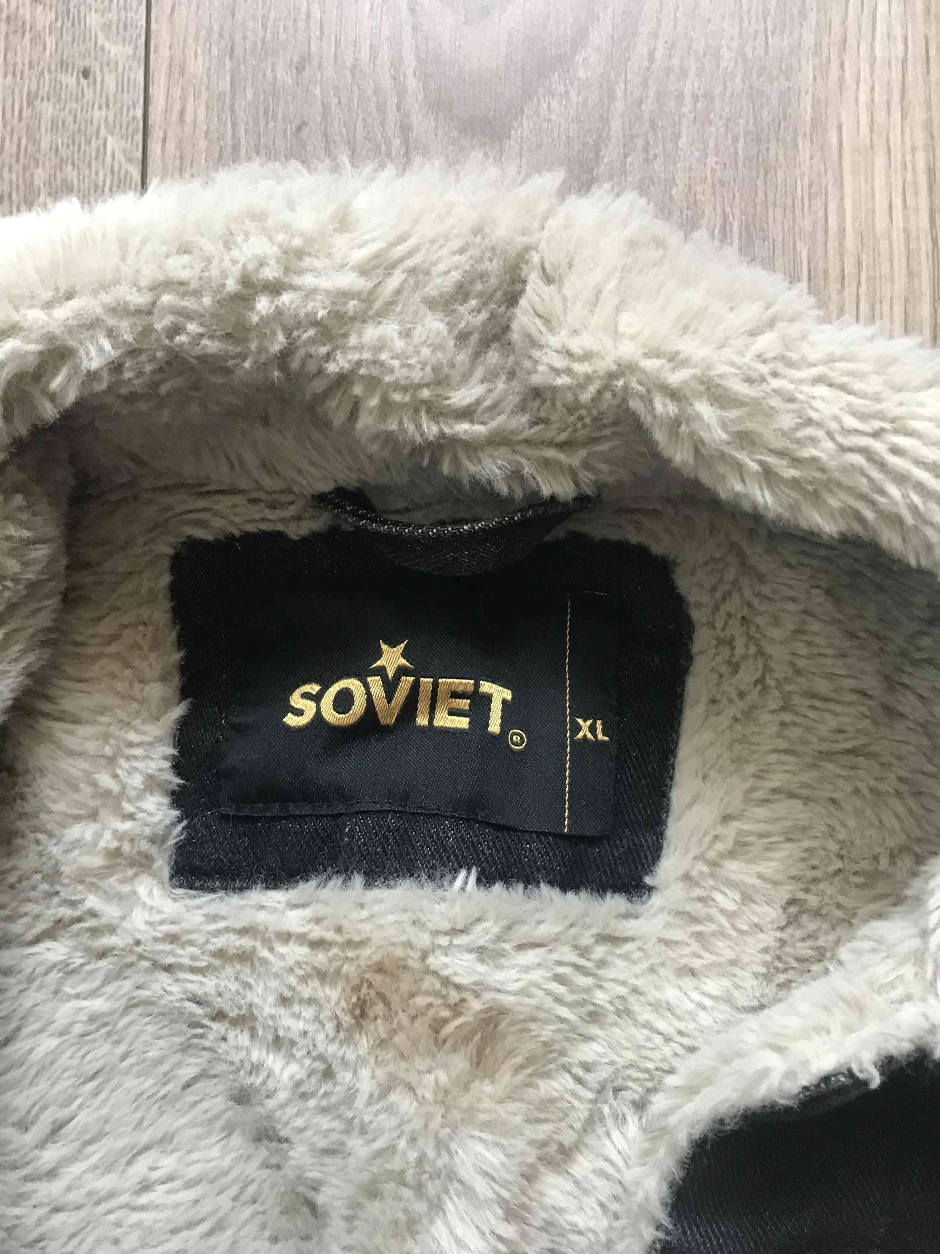 Chaqueta negra con interior peludo - miniatura 3