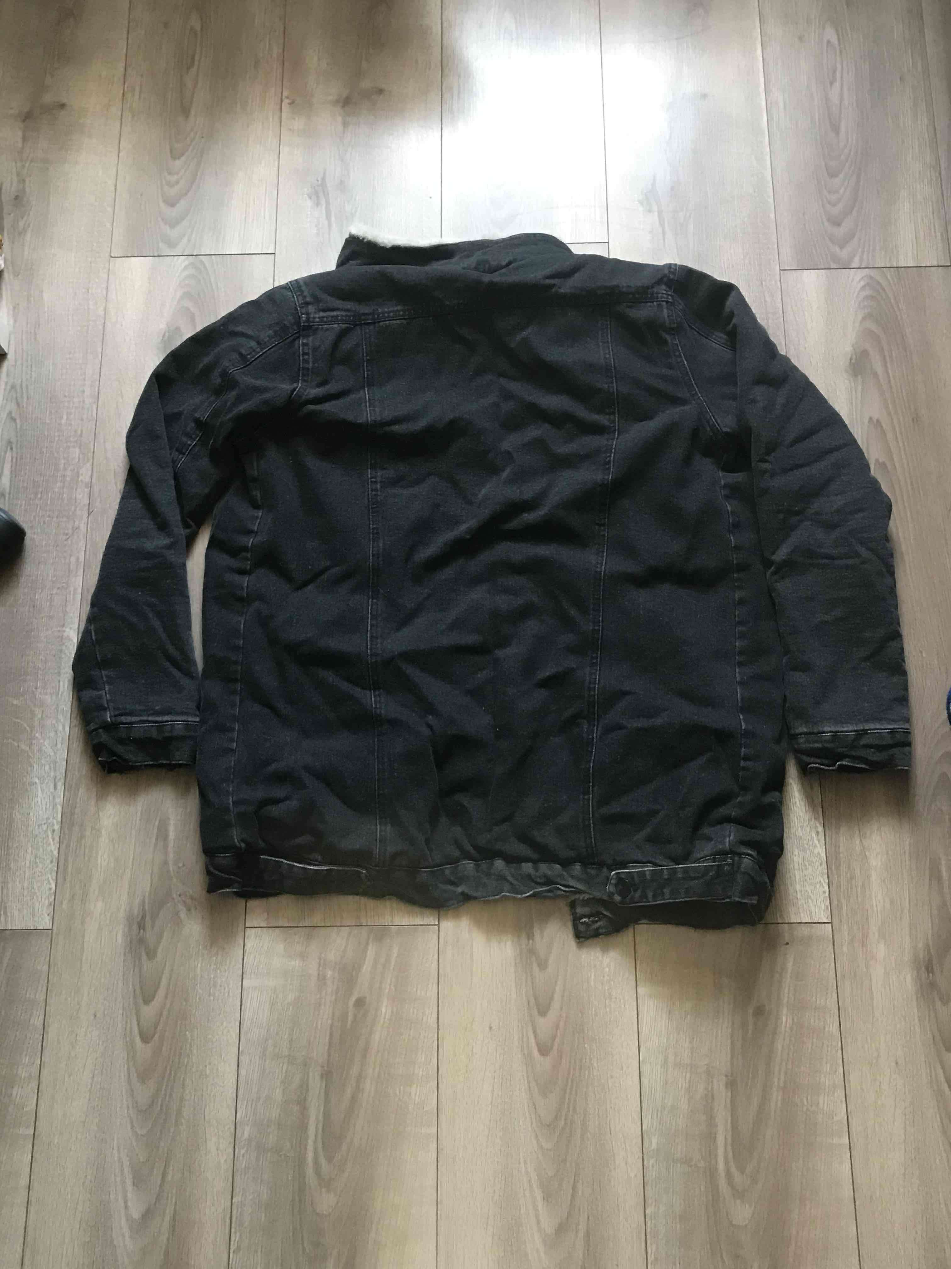 Chaqueta negra con interior peludo - miniatura 4