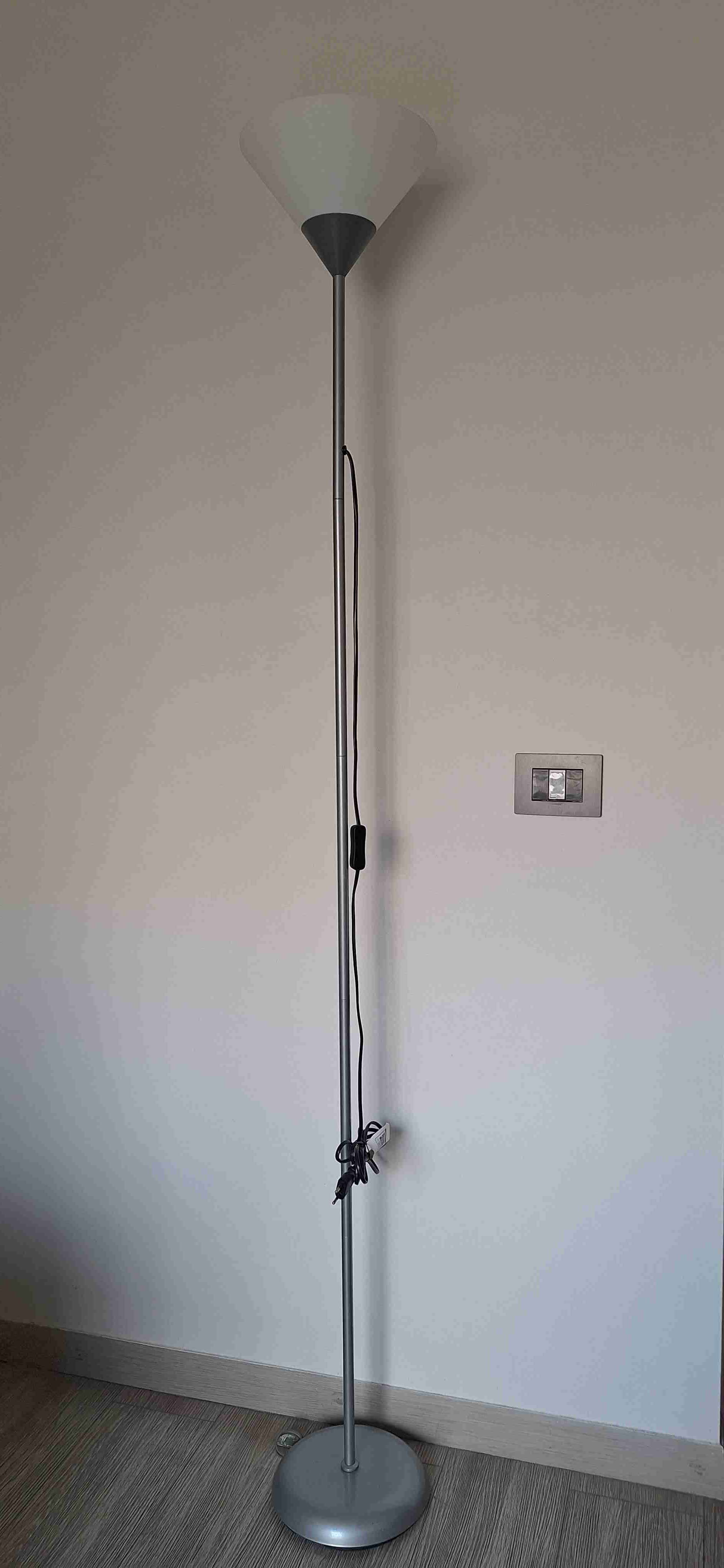 Lámpara de pie desmontada - miniatura 2