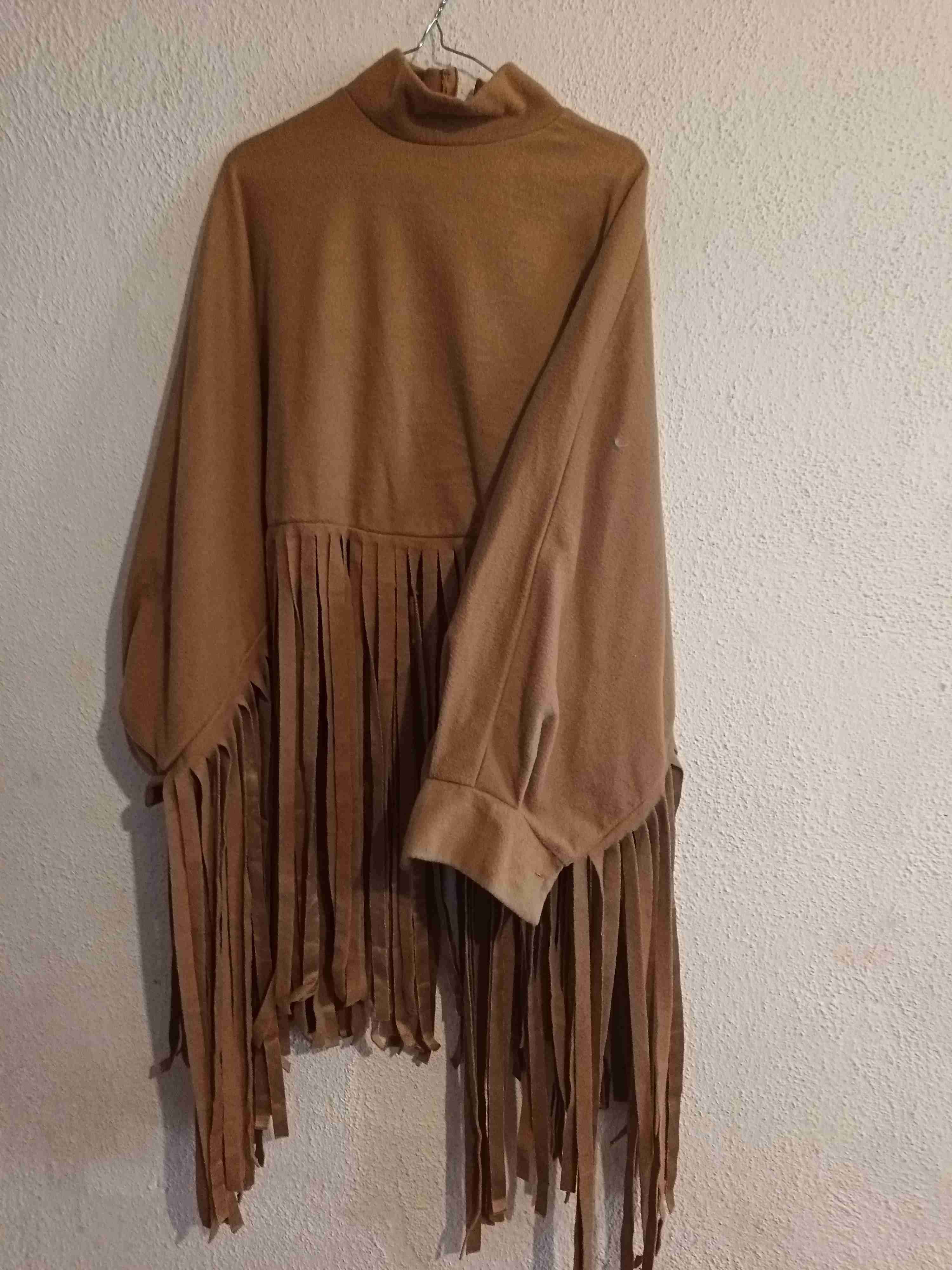 Poncho marrón con flecos y manga con puño - miniatura 2