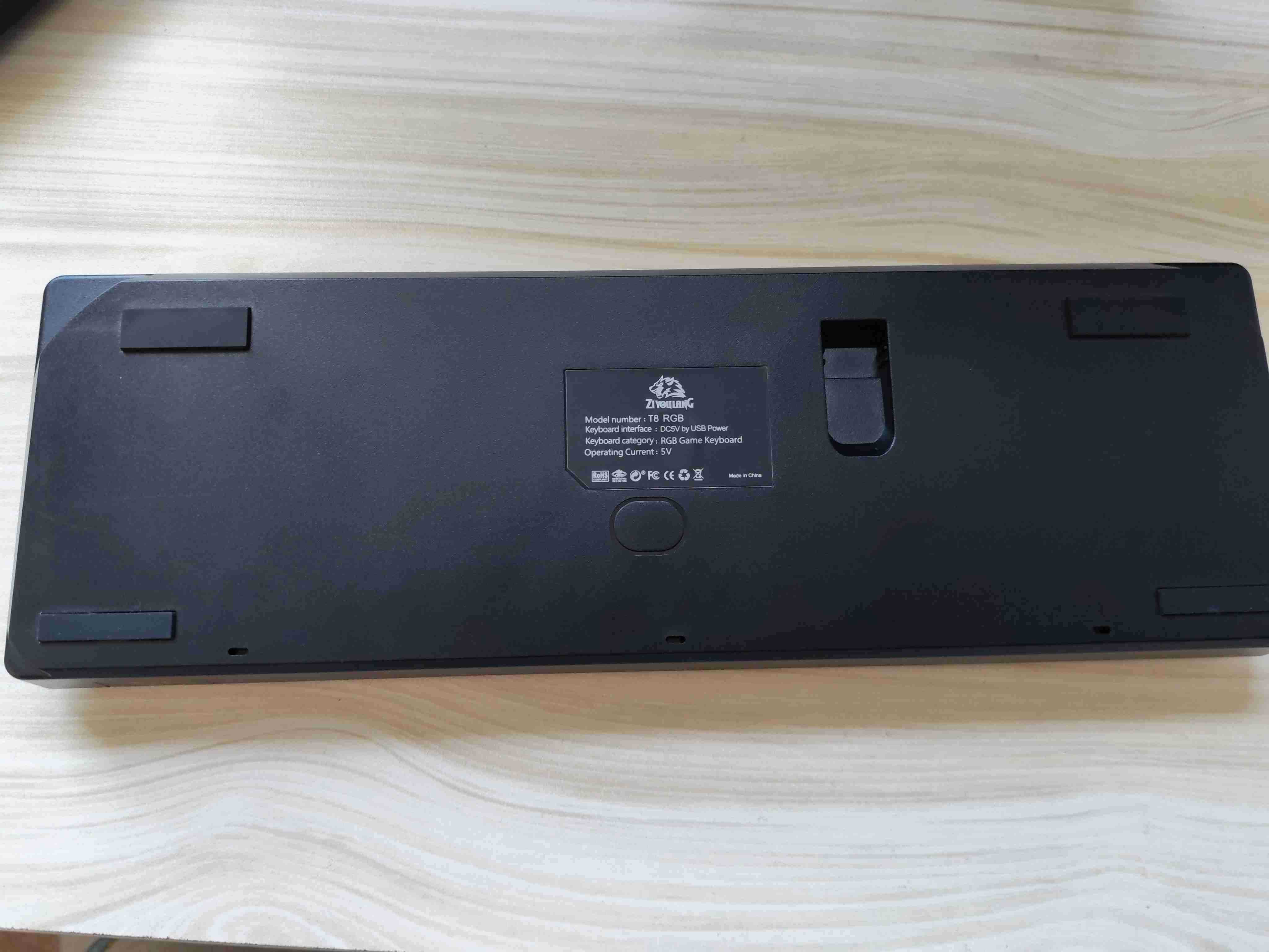 Teclado mecánico negro - miniatura 2