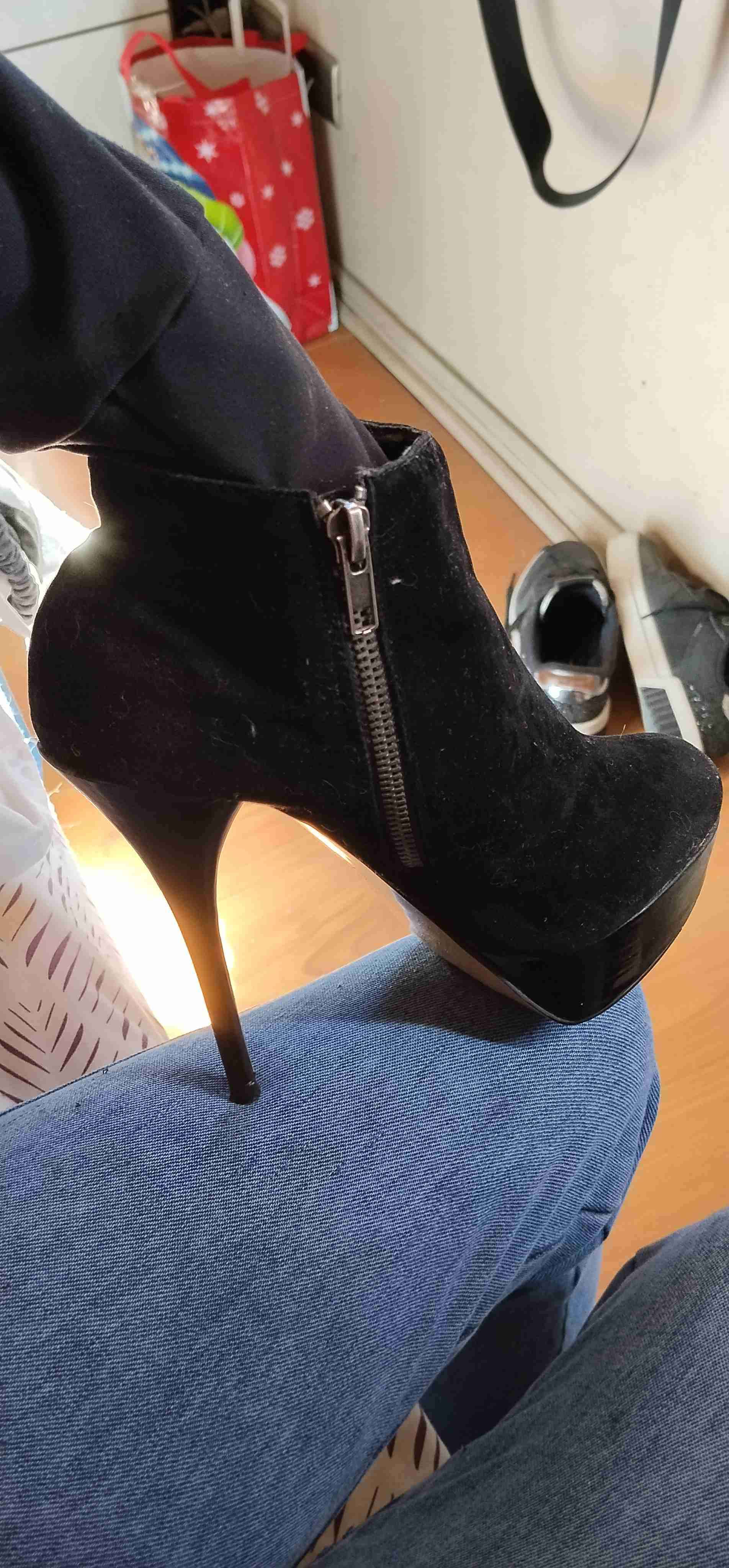 Botines negros con taco alto - miniatura 1