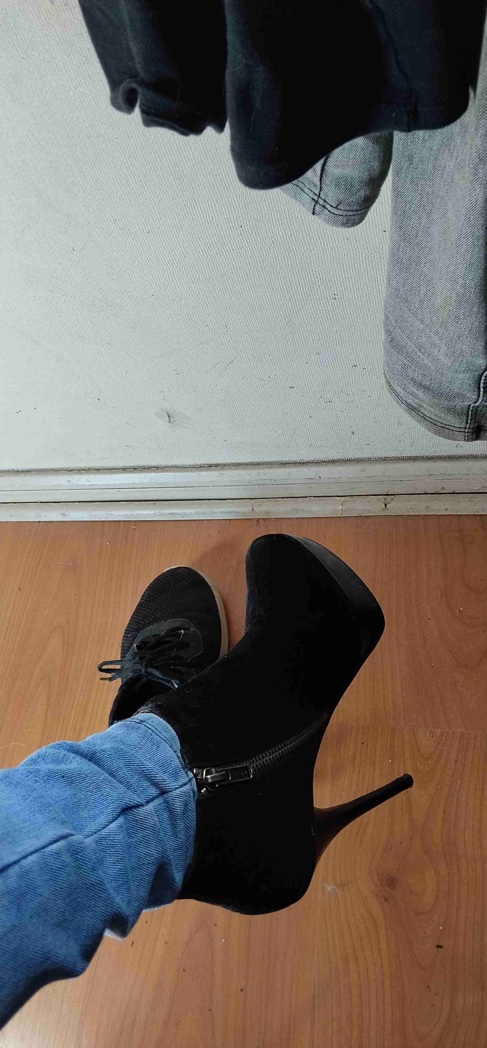 Botines negros con taco alto - miniatura 3