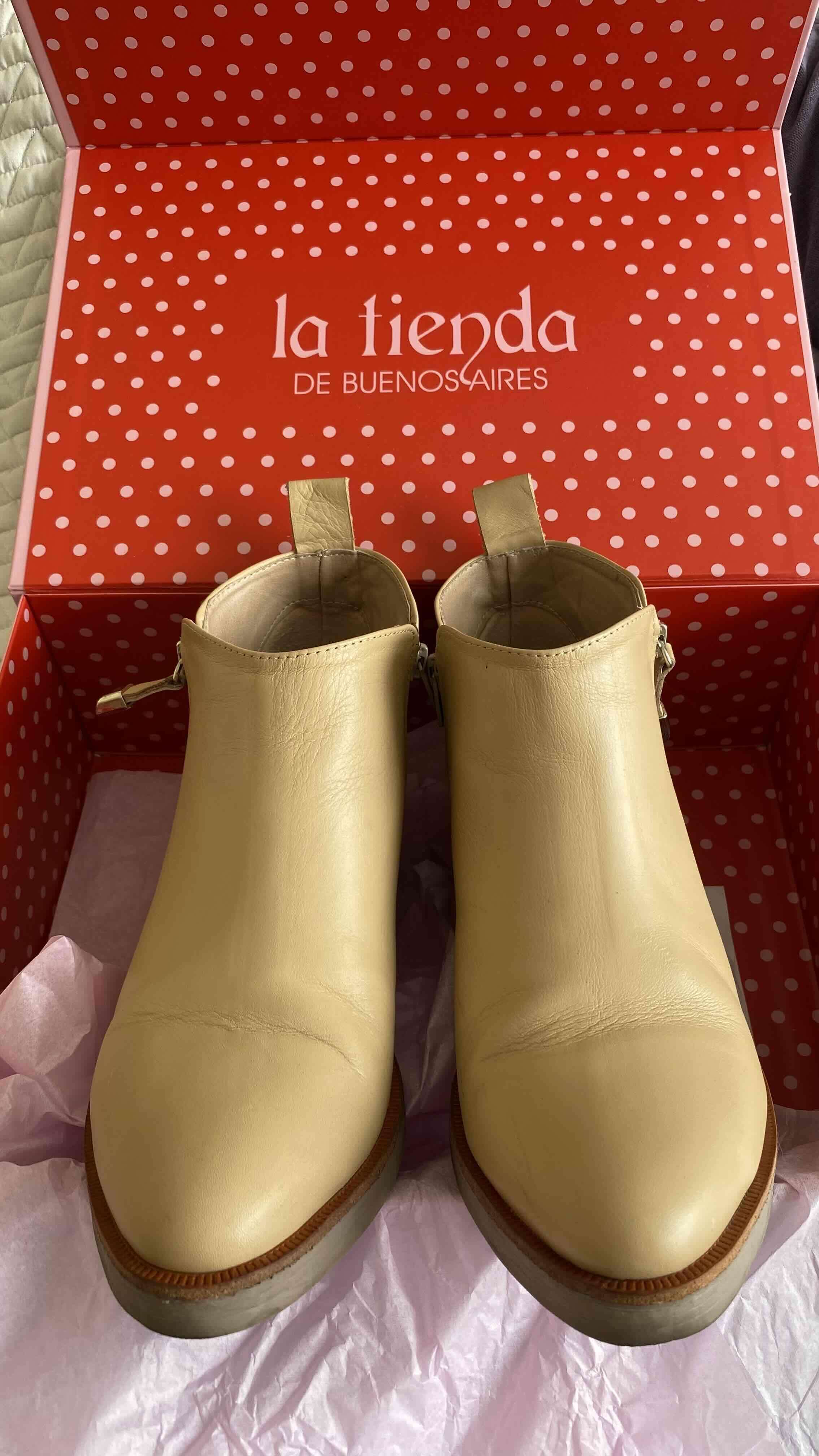Botines La tienda de Buenos Aires, beige con tacón - miniatura 2