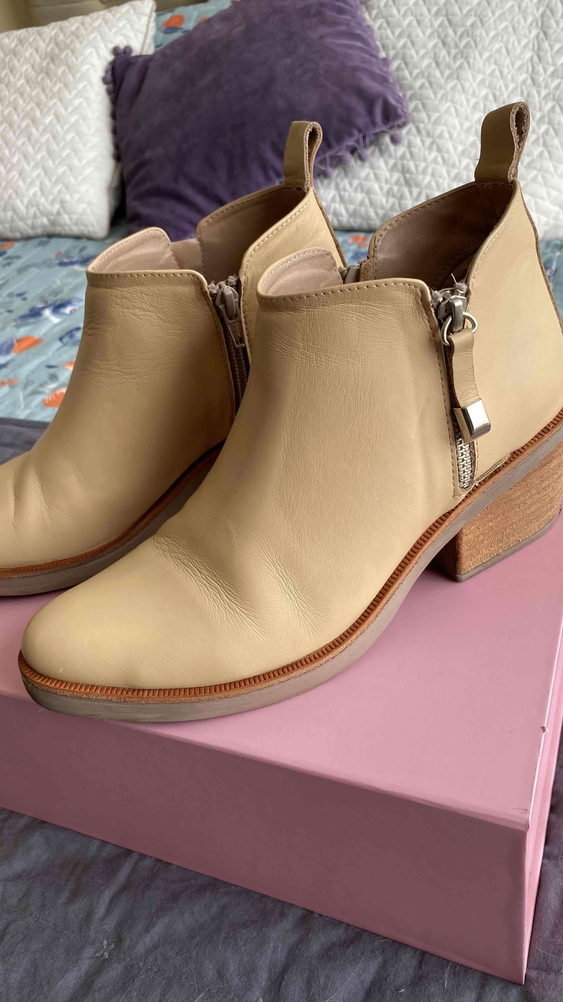 Botines La tienda de Buenos Aires, beige con tacón - miniatura 3