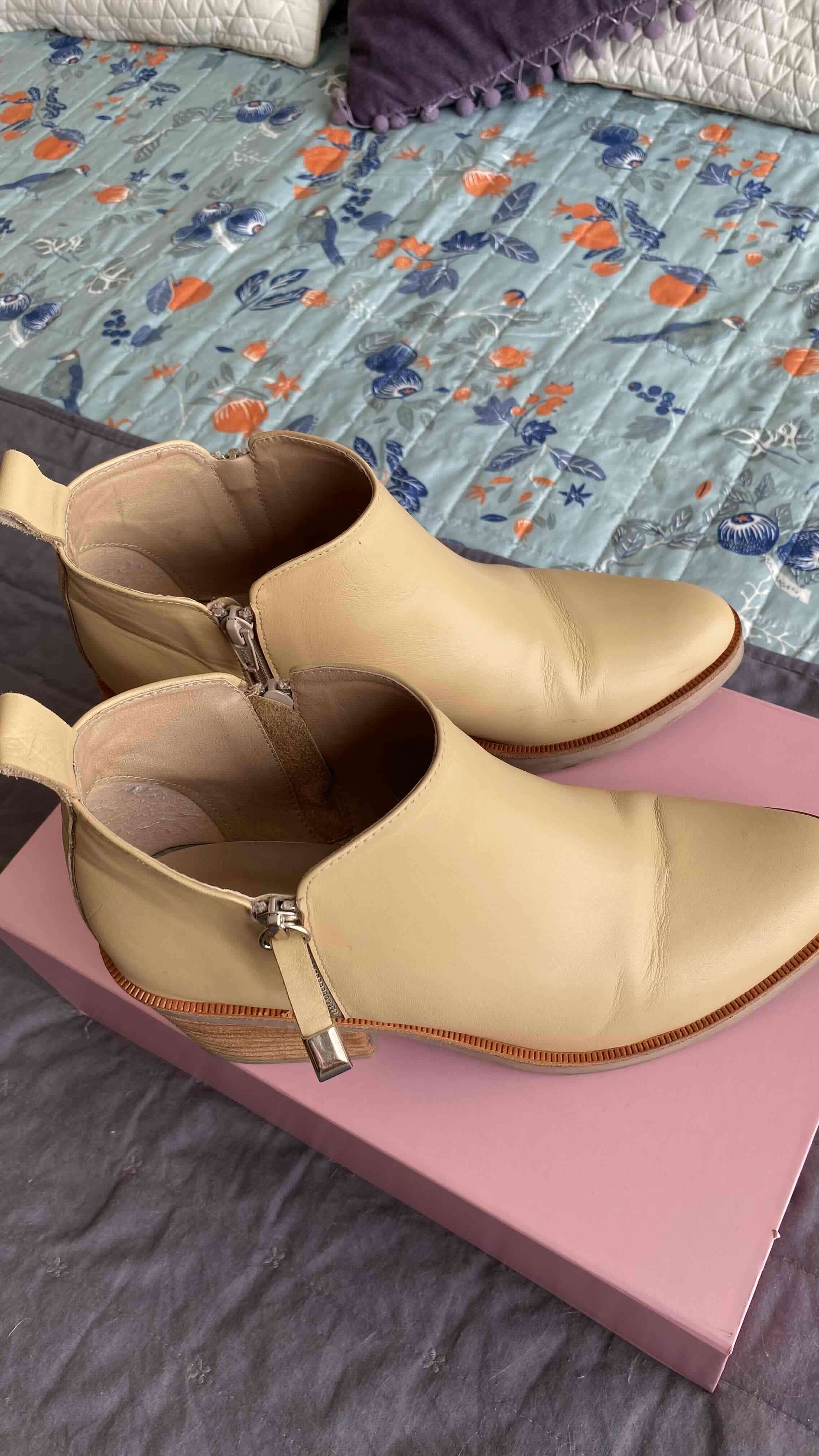 Botines La tienda de Buenos Aires, beige con tacón - miniatura 4