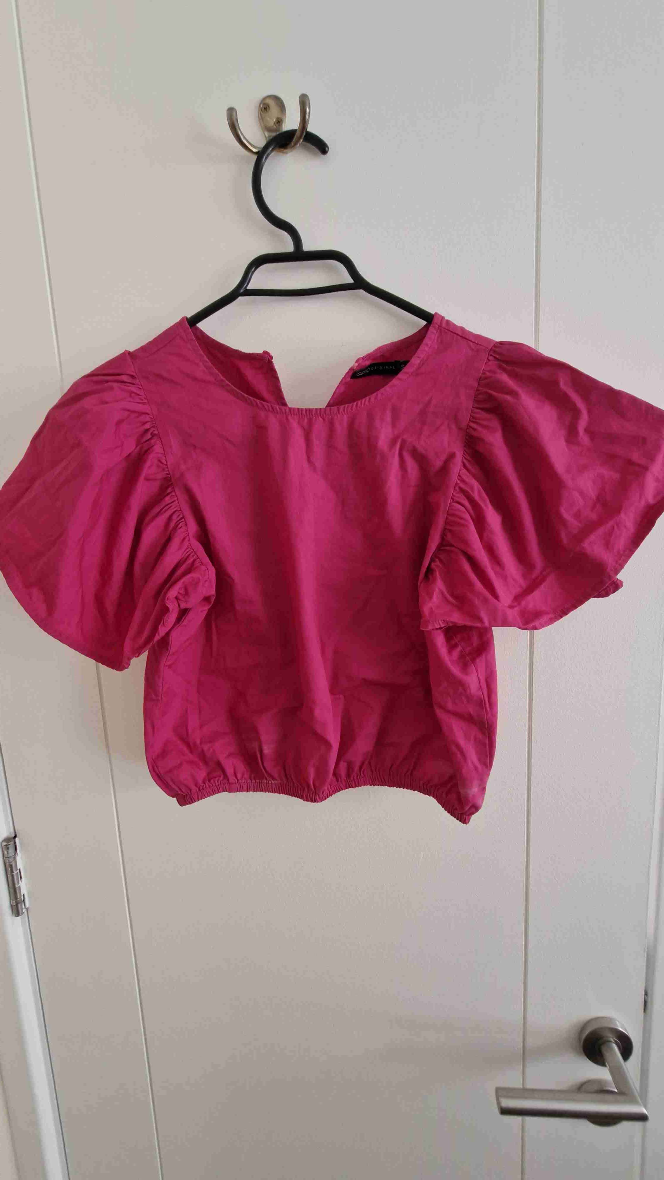 Blusa fucsia manga abullonada - miniatura 1