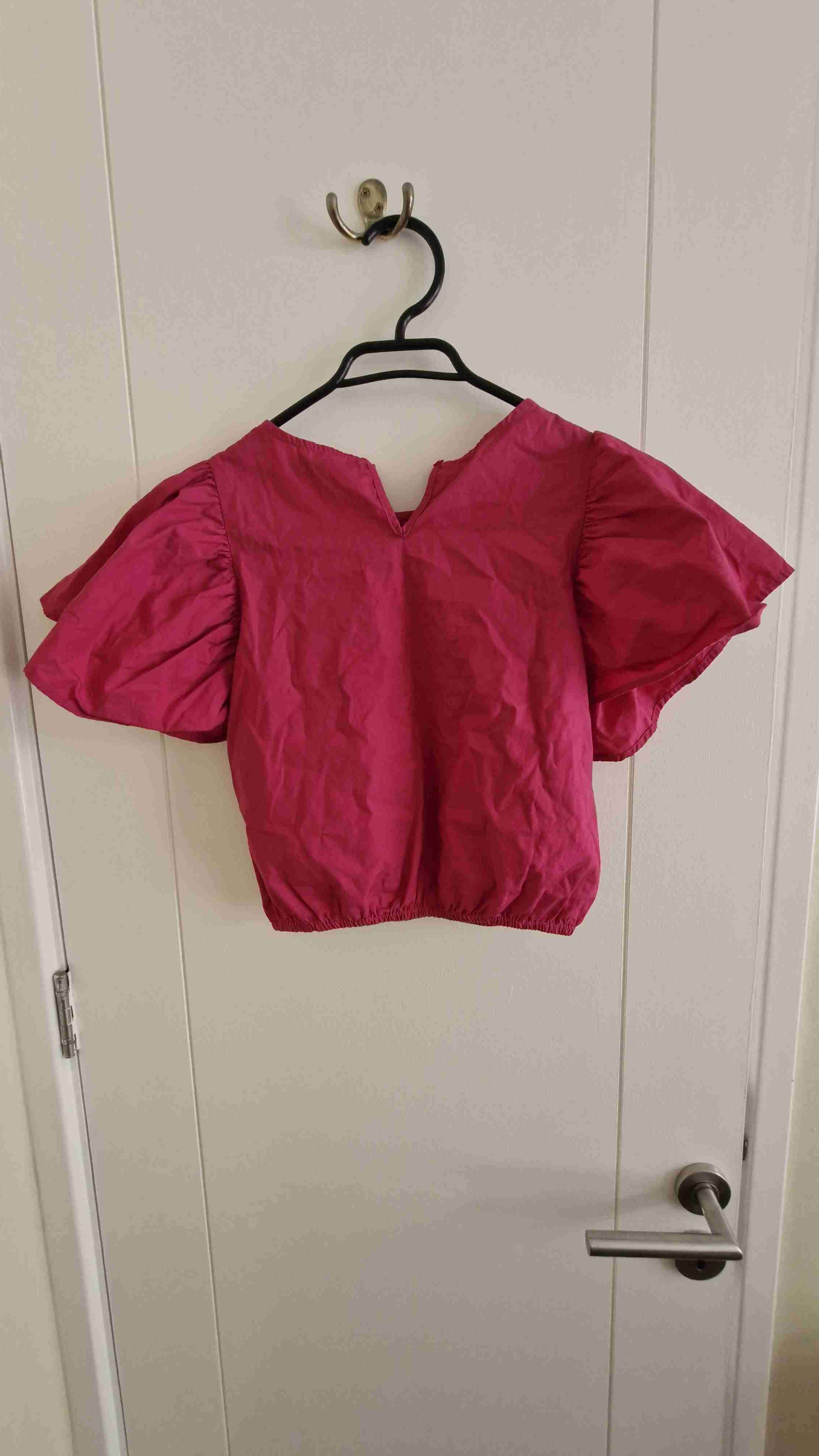 Blusa fucsia manga abullonada - miniatura 2