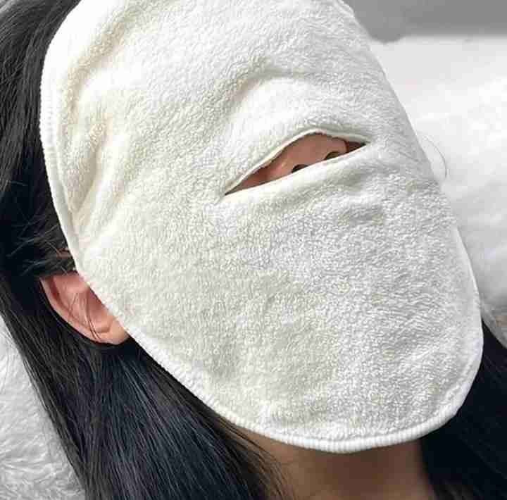 Máscara facial térmica blanca