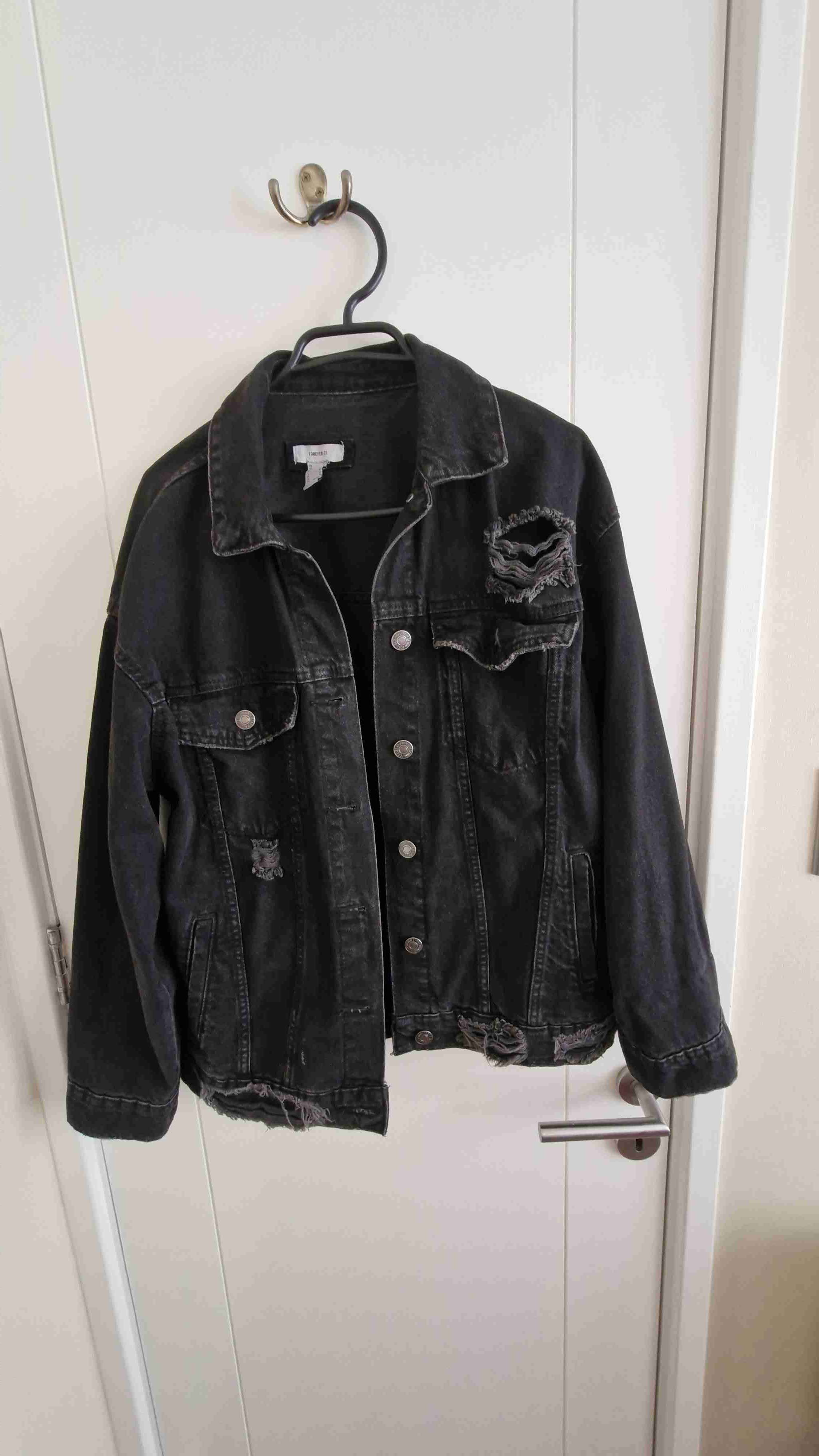 Chaqueta de mezclilla negra desgastada - miniatura 1