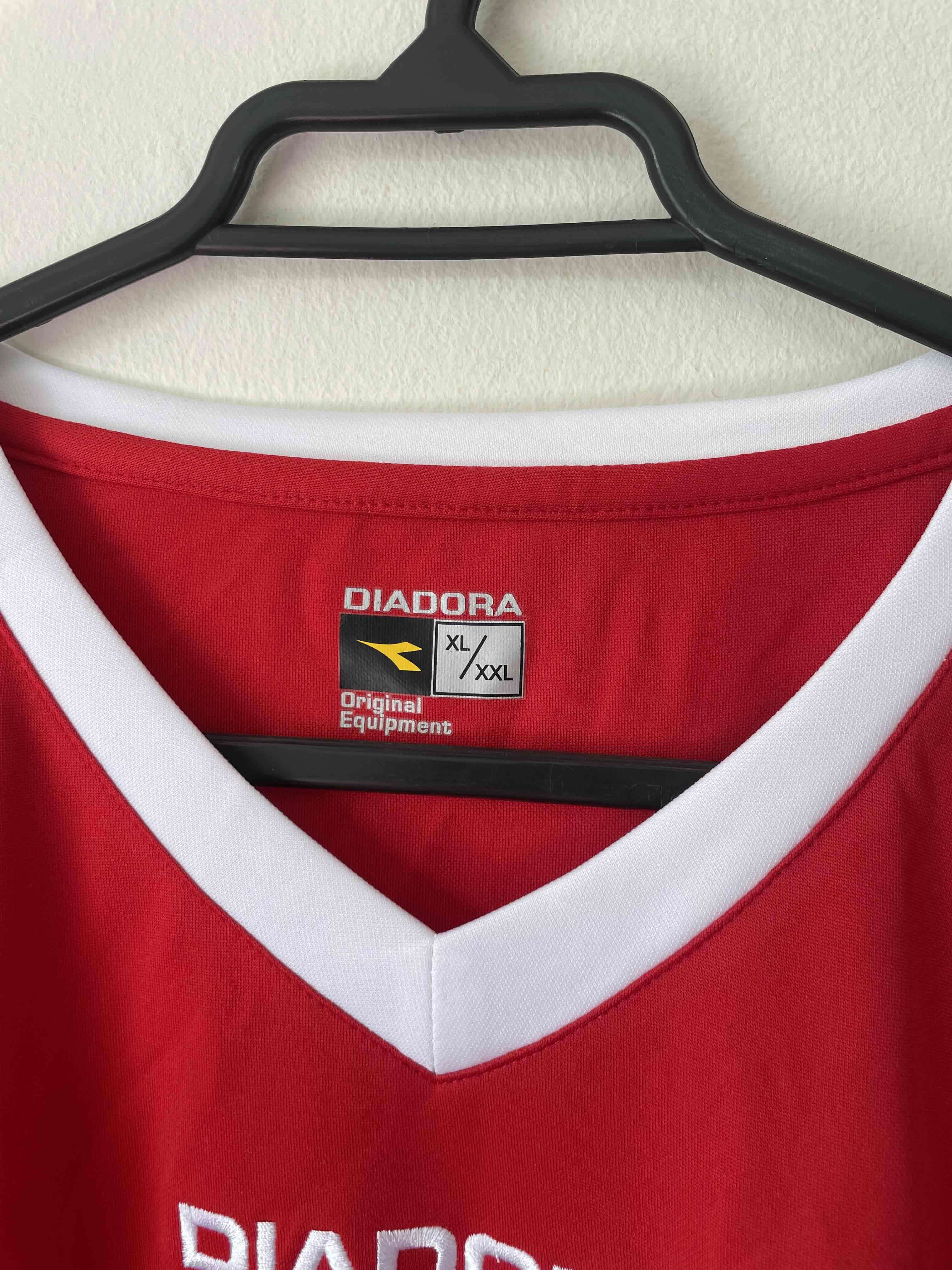 Camiseta Diadora roja y blanca - miniatura 2