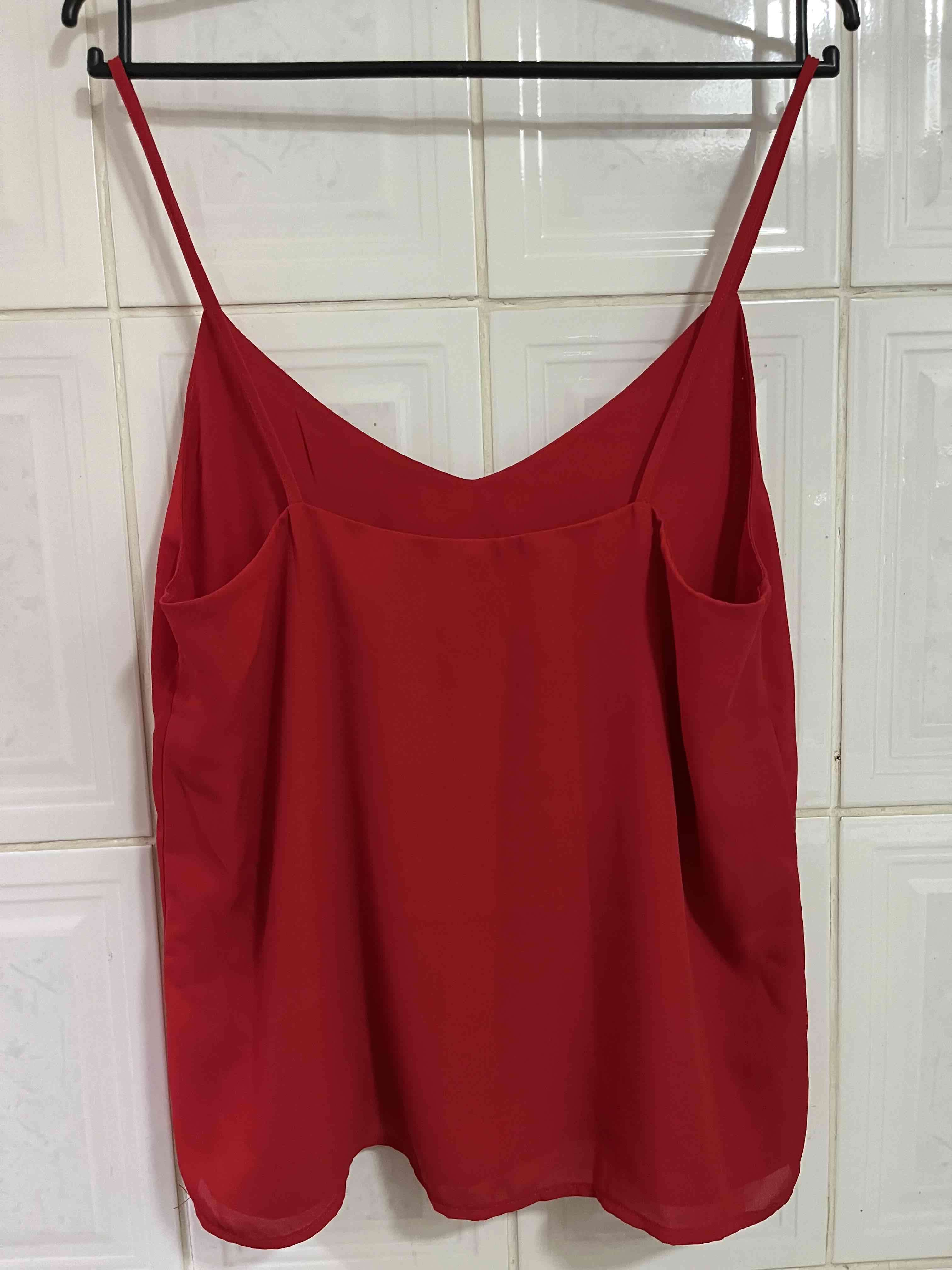 Polera roja tirantes opposite talla M - miniatura 2