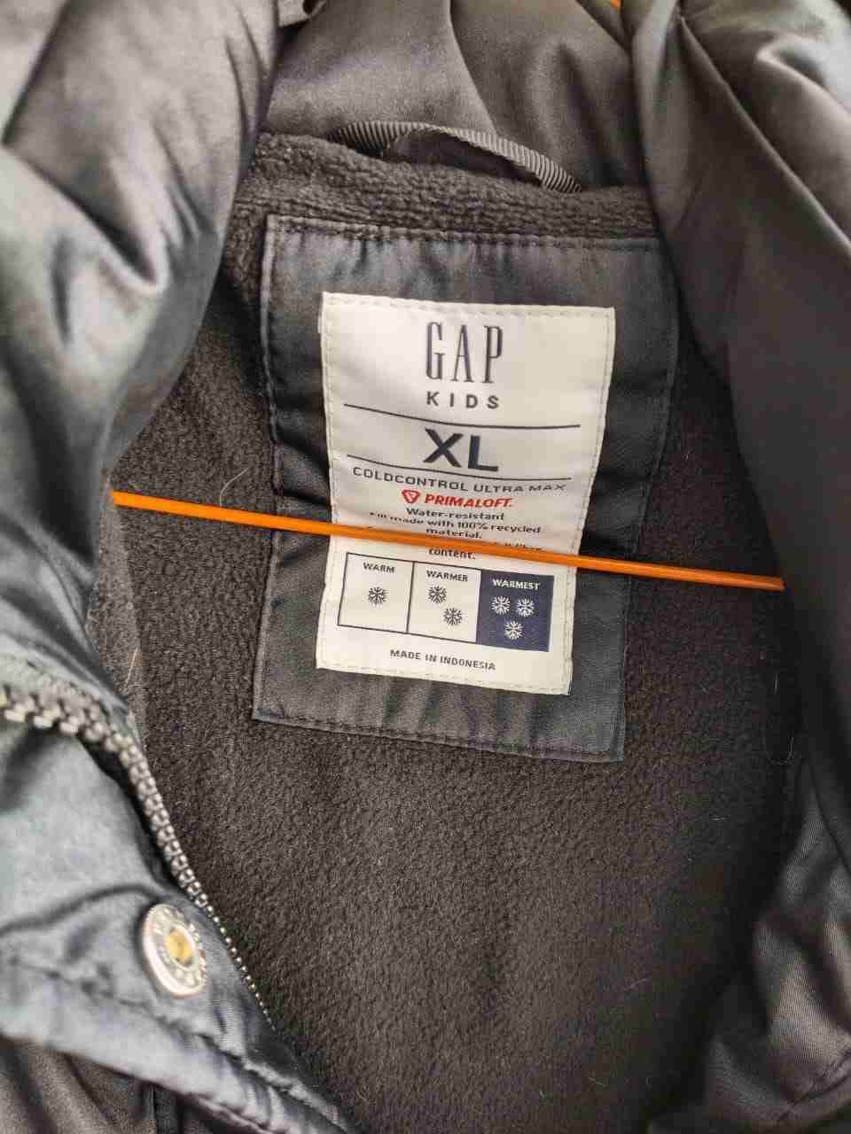 Parka negra con capucha - miniatura 2