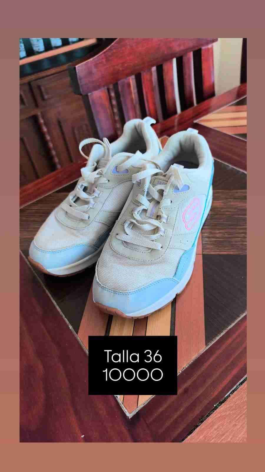 Zapatillas deportivas blancas coloridas - miniatura 2