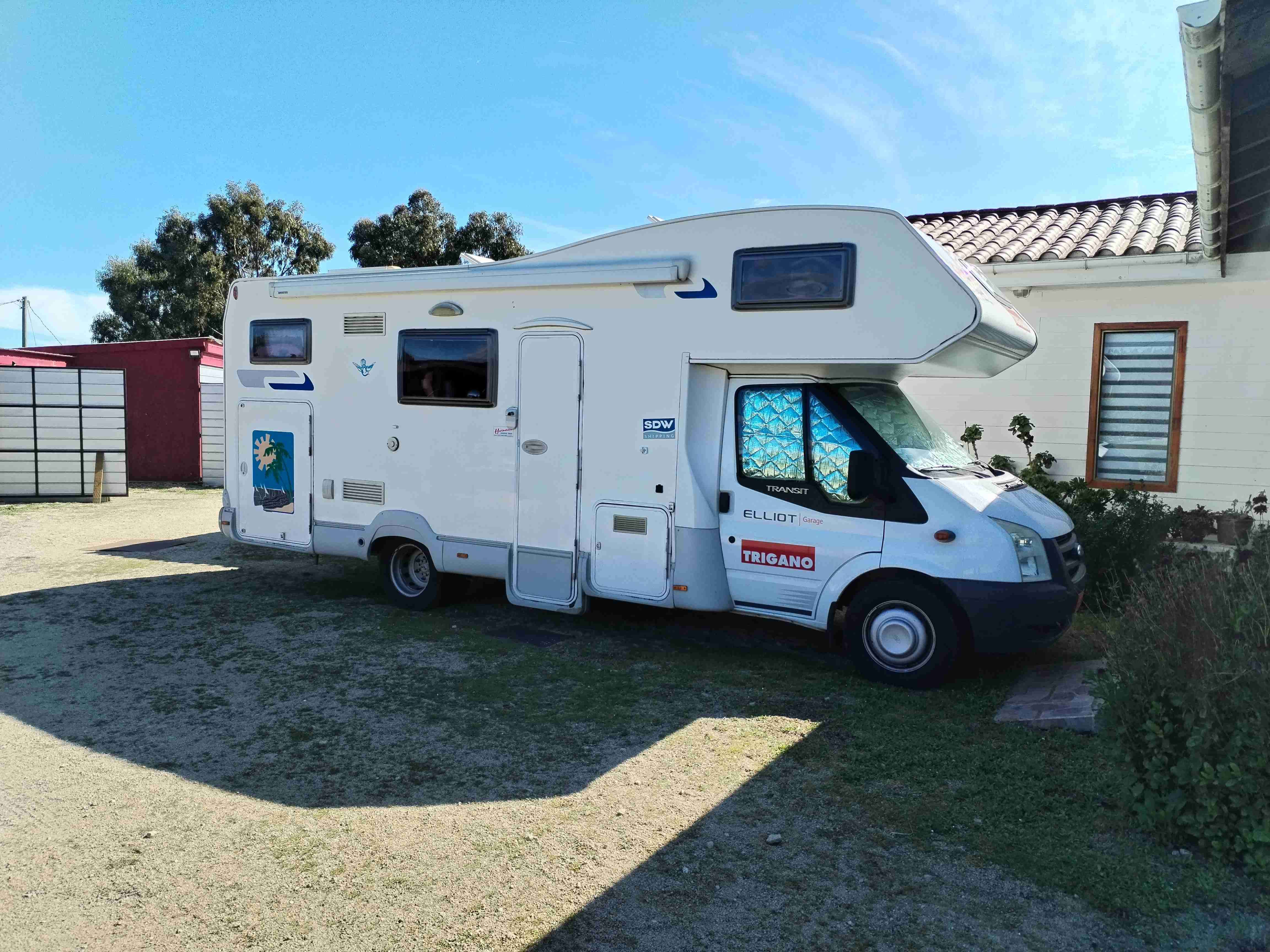 Motorhome Trigano blanca - miniatura 1