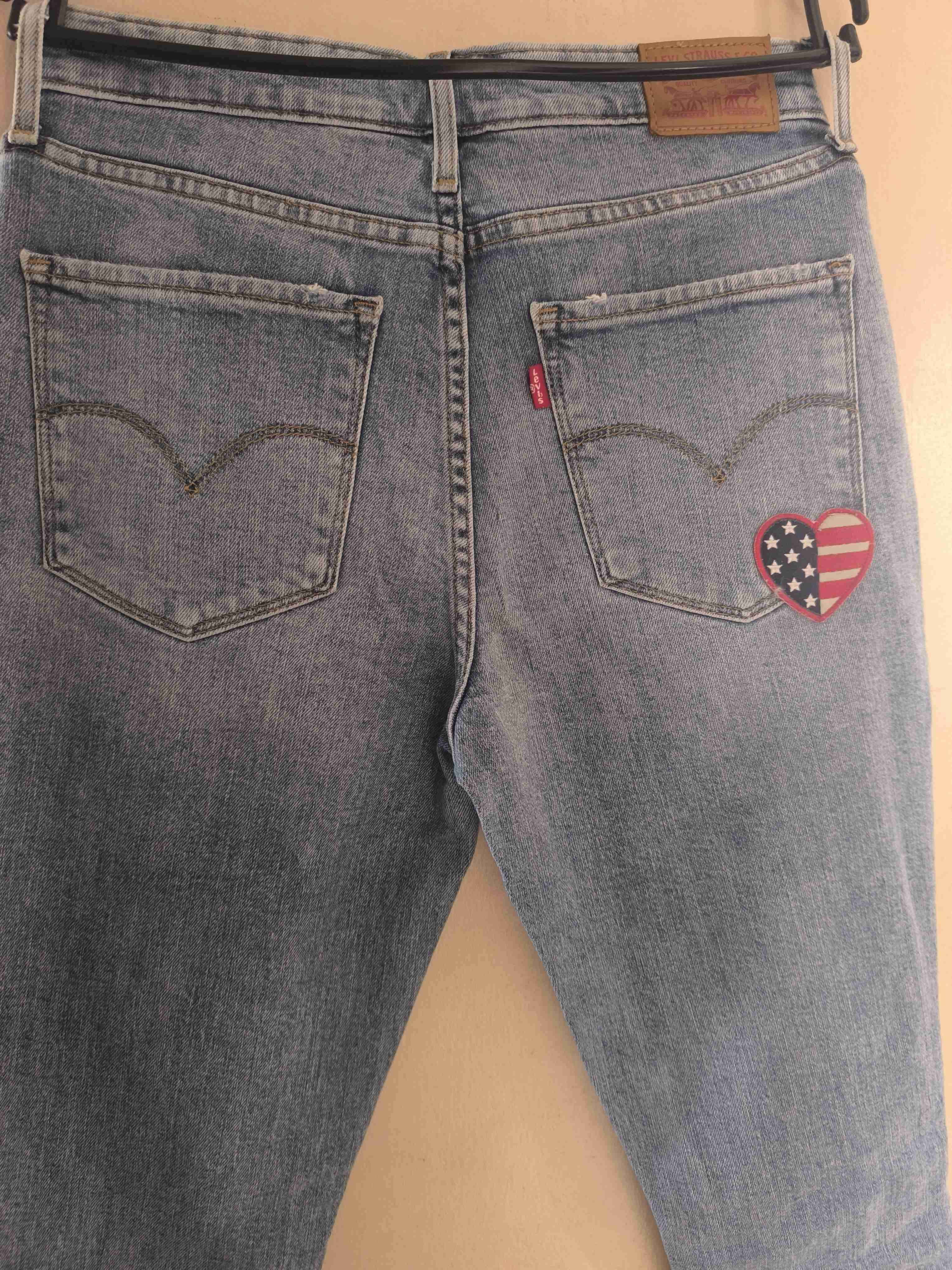 Jeans Levi's con parches decorativos - miniatura 4