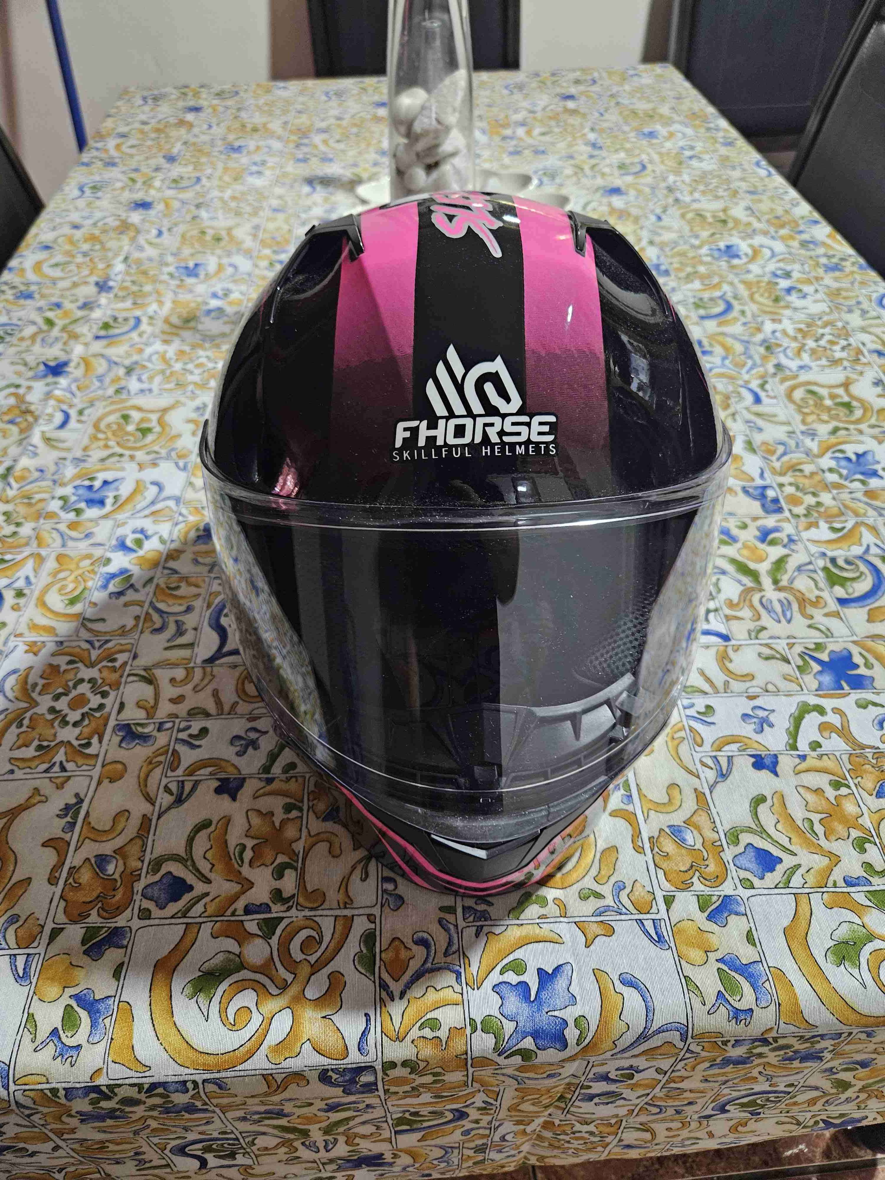 Casco de moto negro y rosa - miniatura 1