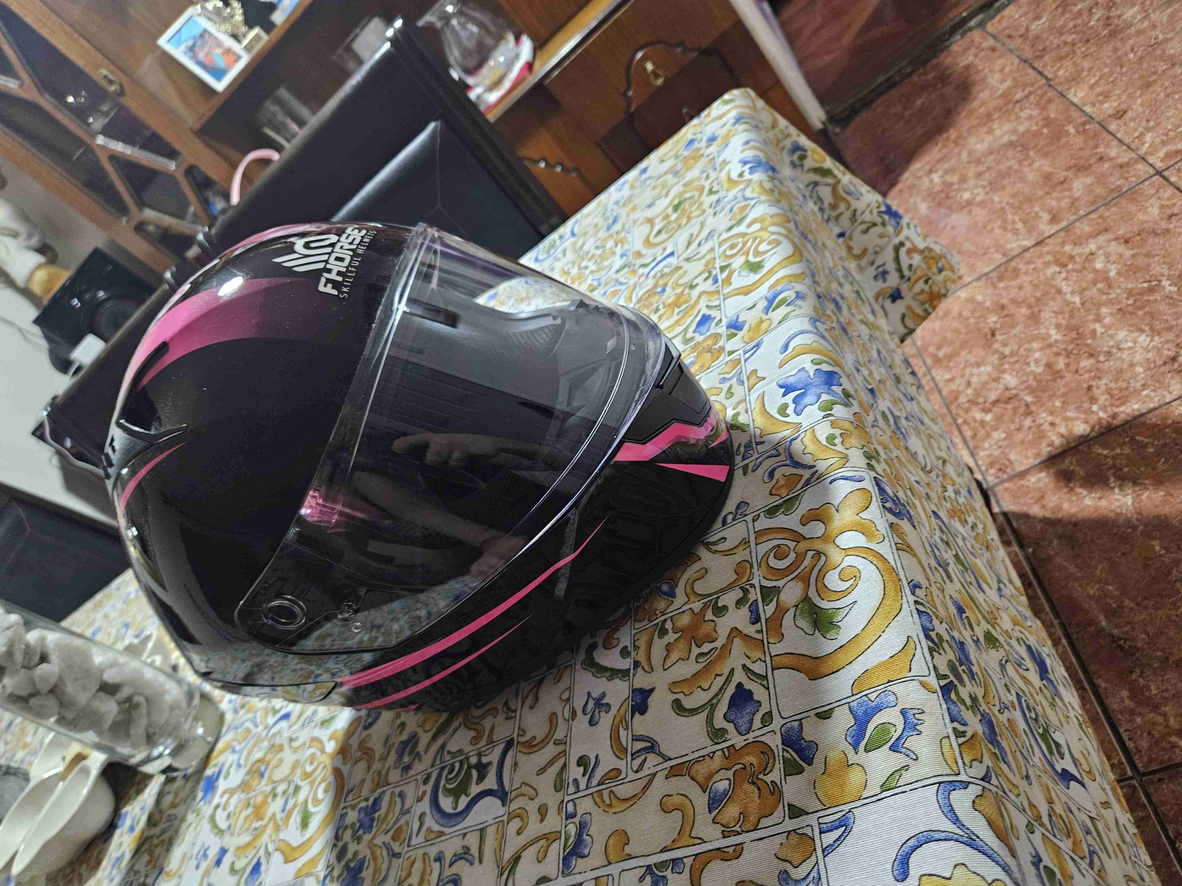 Casco de moto negro y rosa - miniatura 4