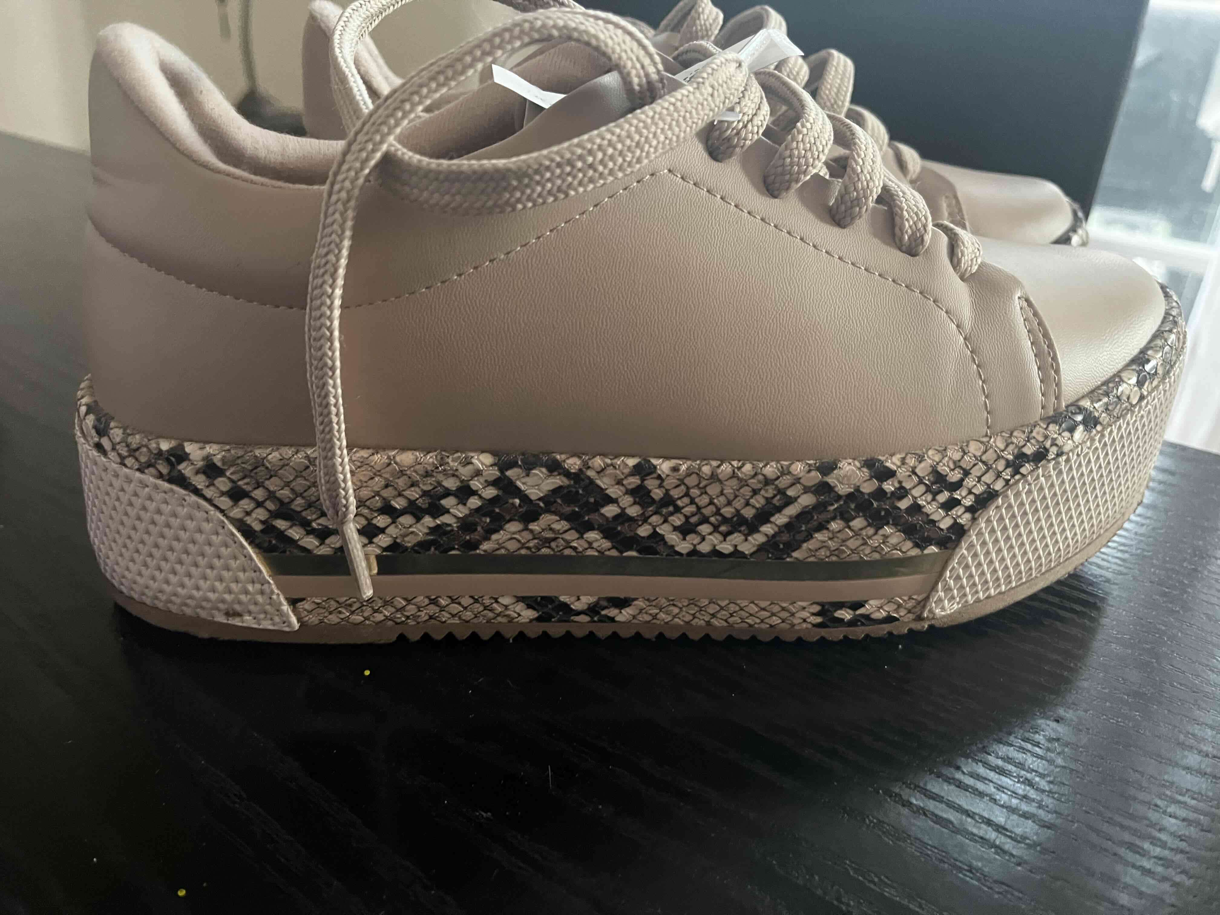Zapatillas beige con estampado - miniatura 2