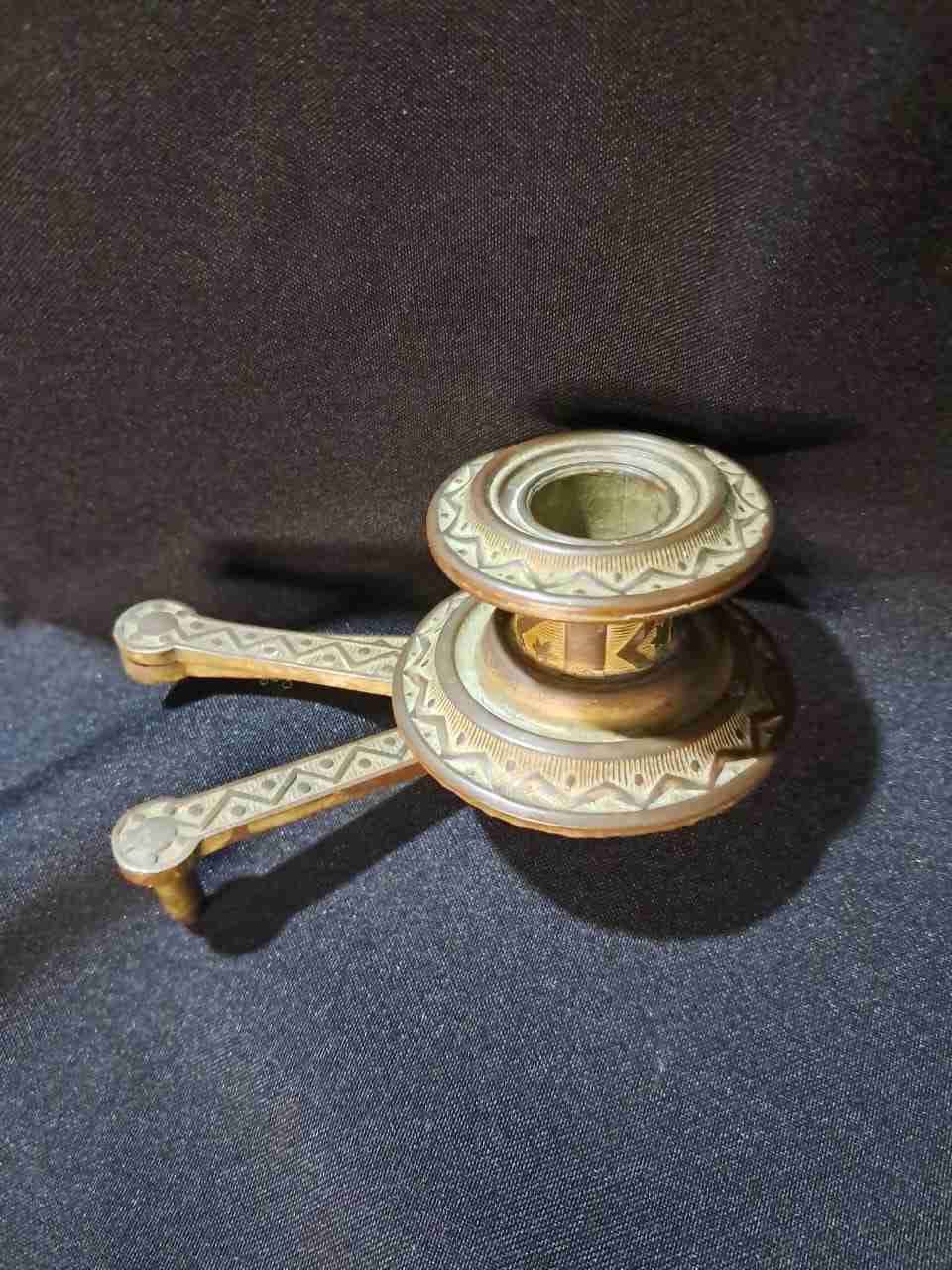 Candelabro metálico decorativo - miniatura 1