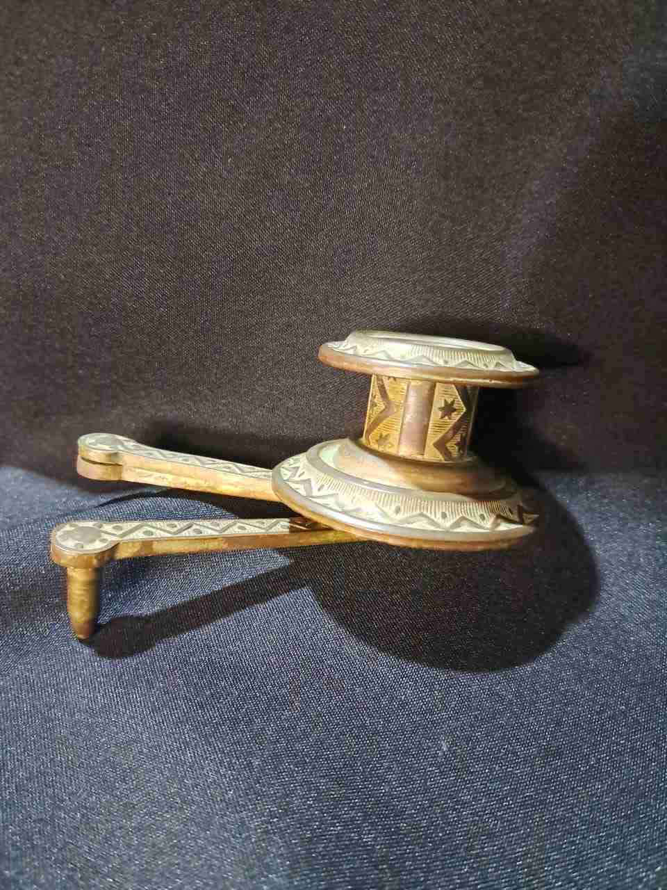 Candelabro metálico decorativo - miniatura 2