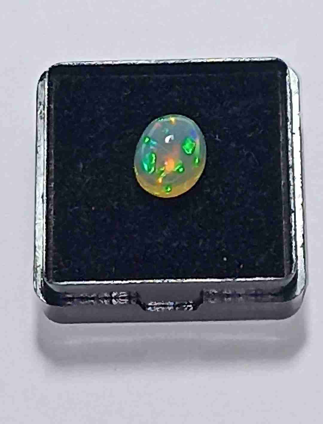 Ópalo precioso  natural de Etiopía corte cabuchon - miniatura 1