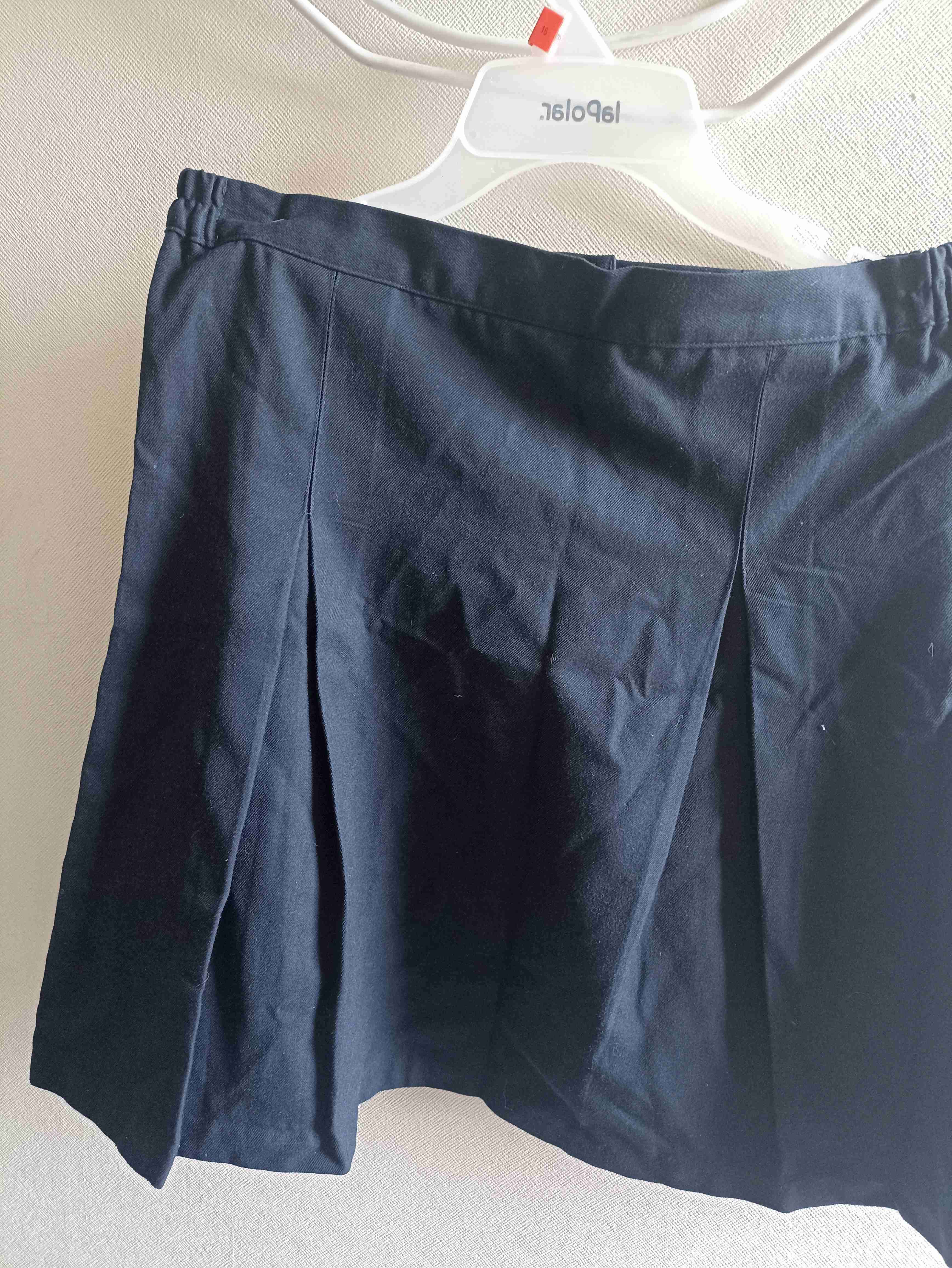 Falda negra clásica - miniatura 3