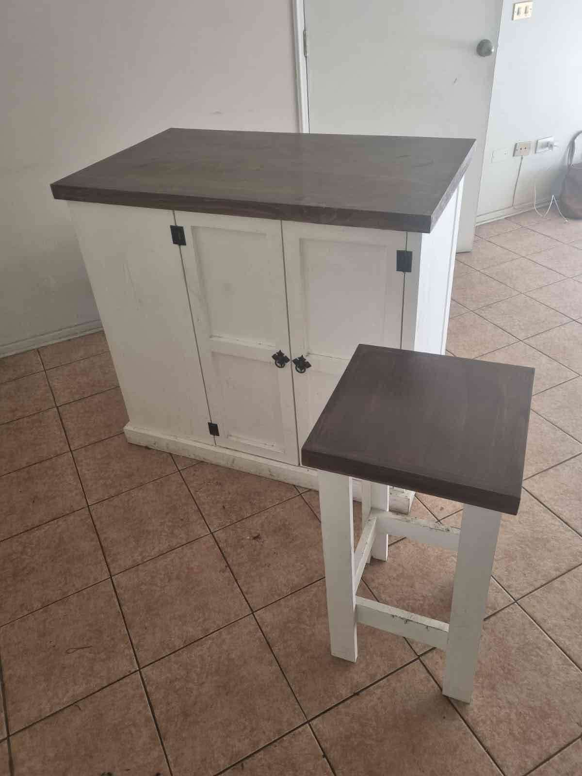 Mueble bar con taburete madera