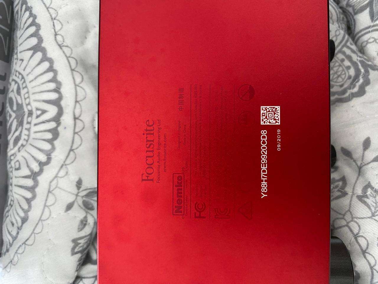 Interfaz de audio Focusrite Scarlett 2i2 - 2