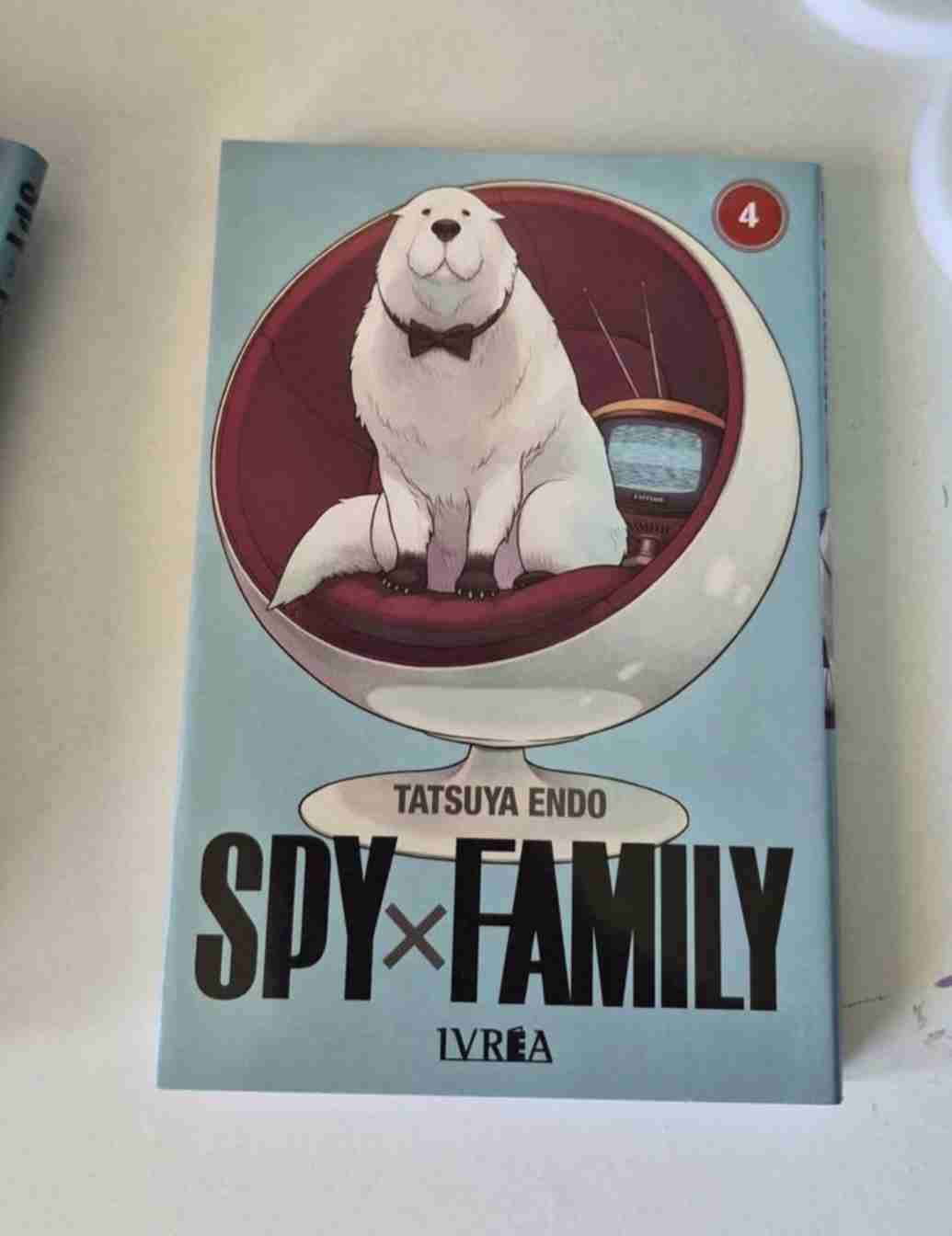 Manga Spy x Family Volumen 4