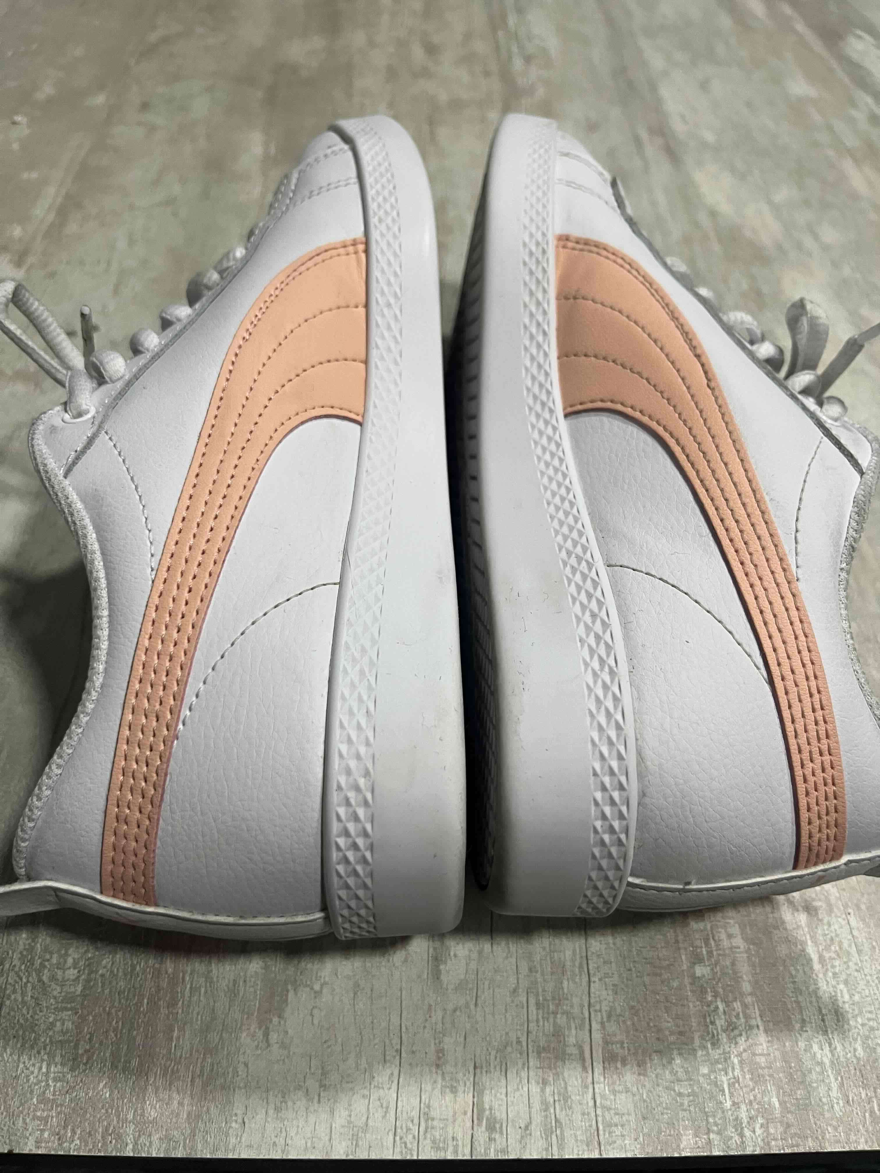 Zapatillas Puma blancas y rosadas - 4