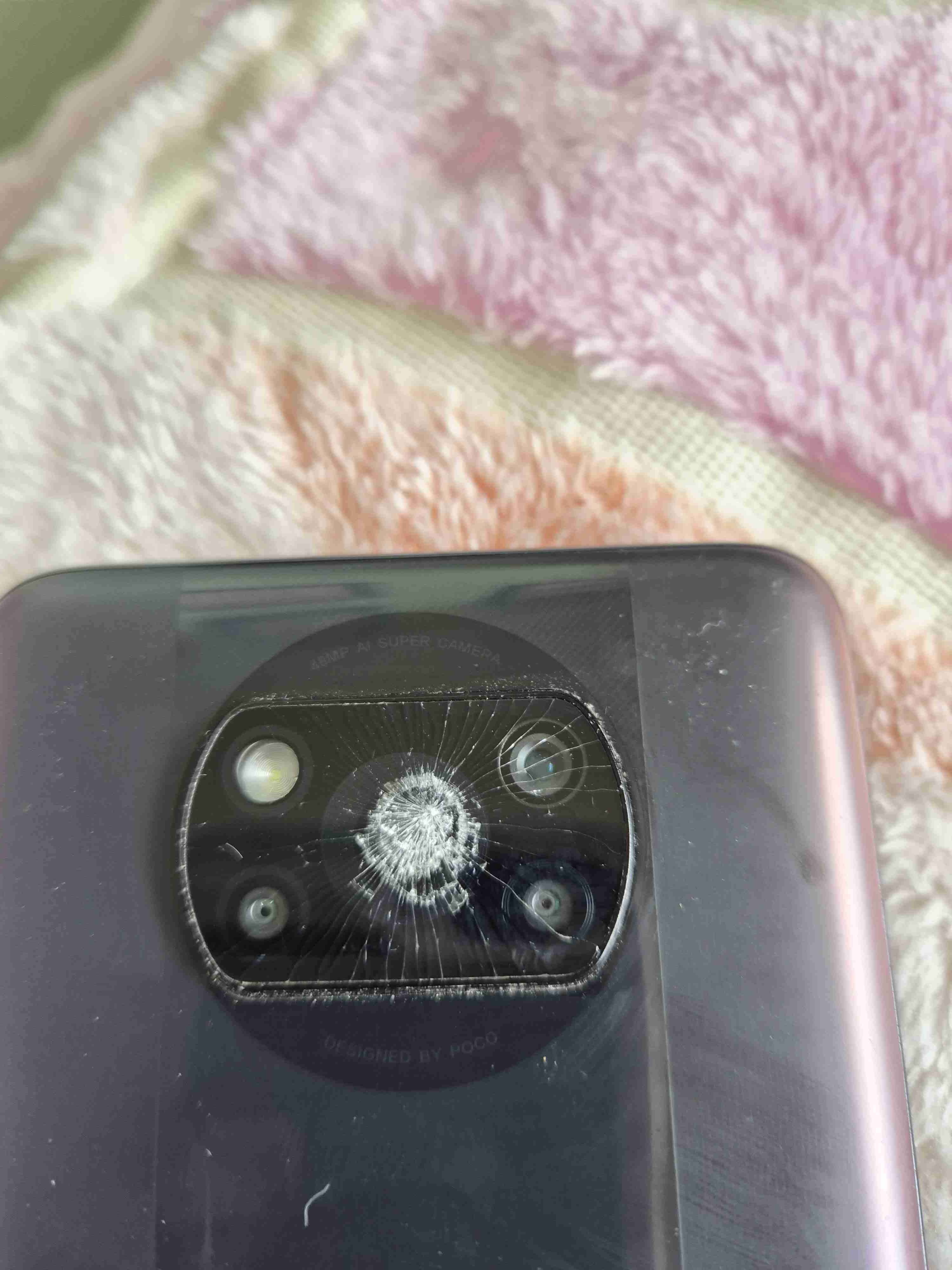 Celular POCO con cámara rota - miniatura 3