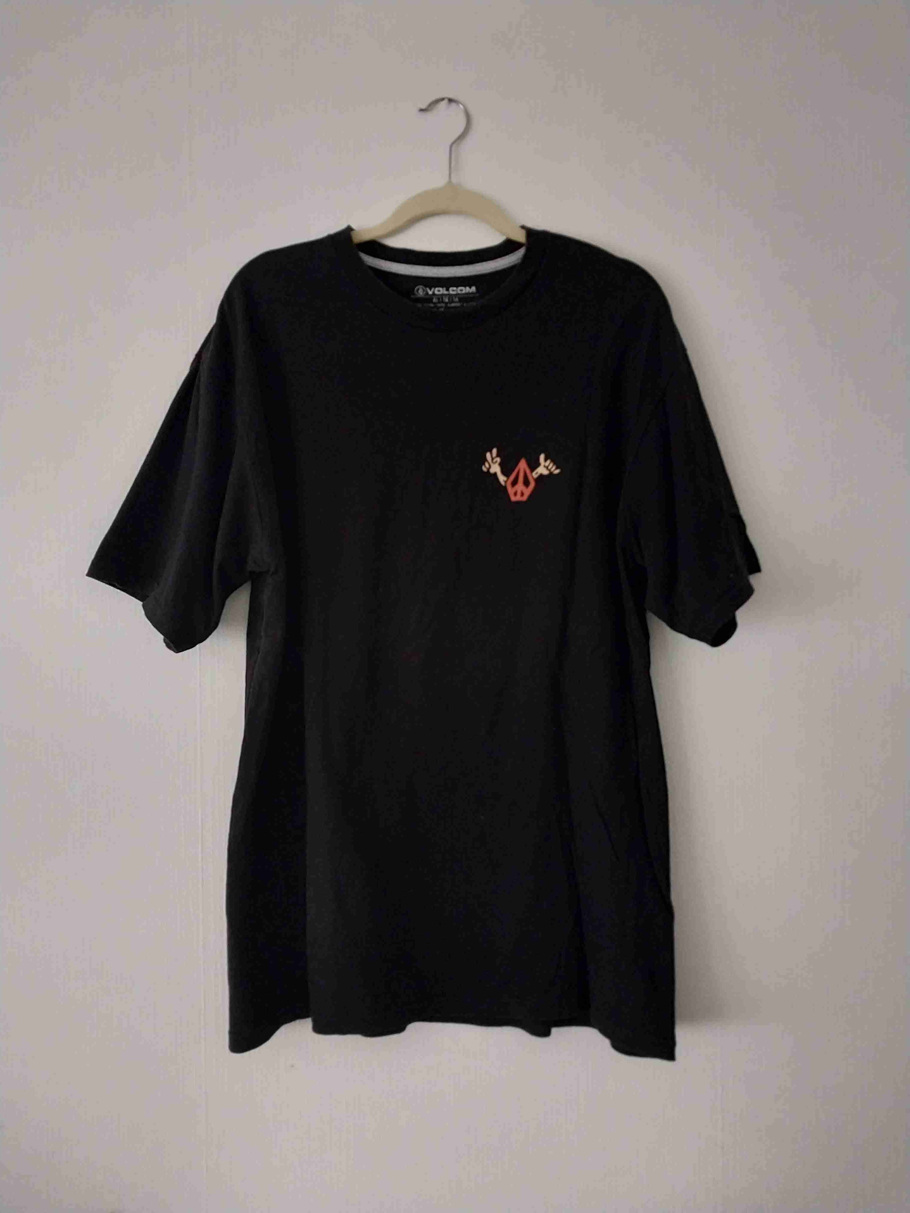 Polera negra Volcom - 1
