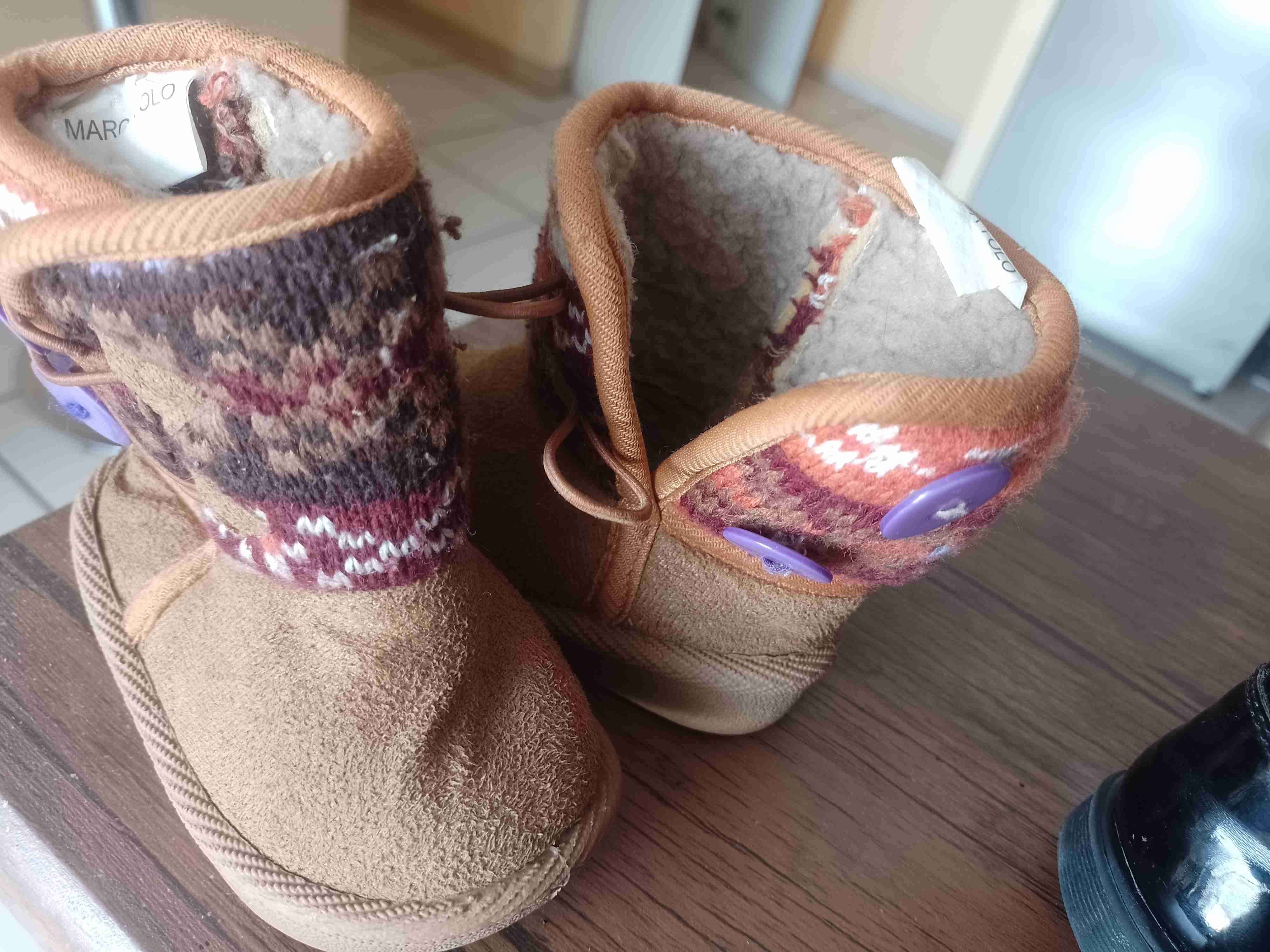 Botas de niño pequeñas - miniatura 1