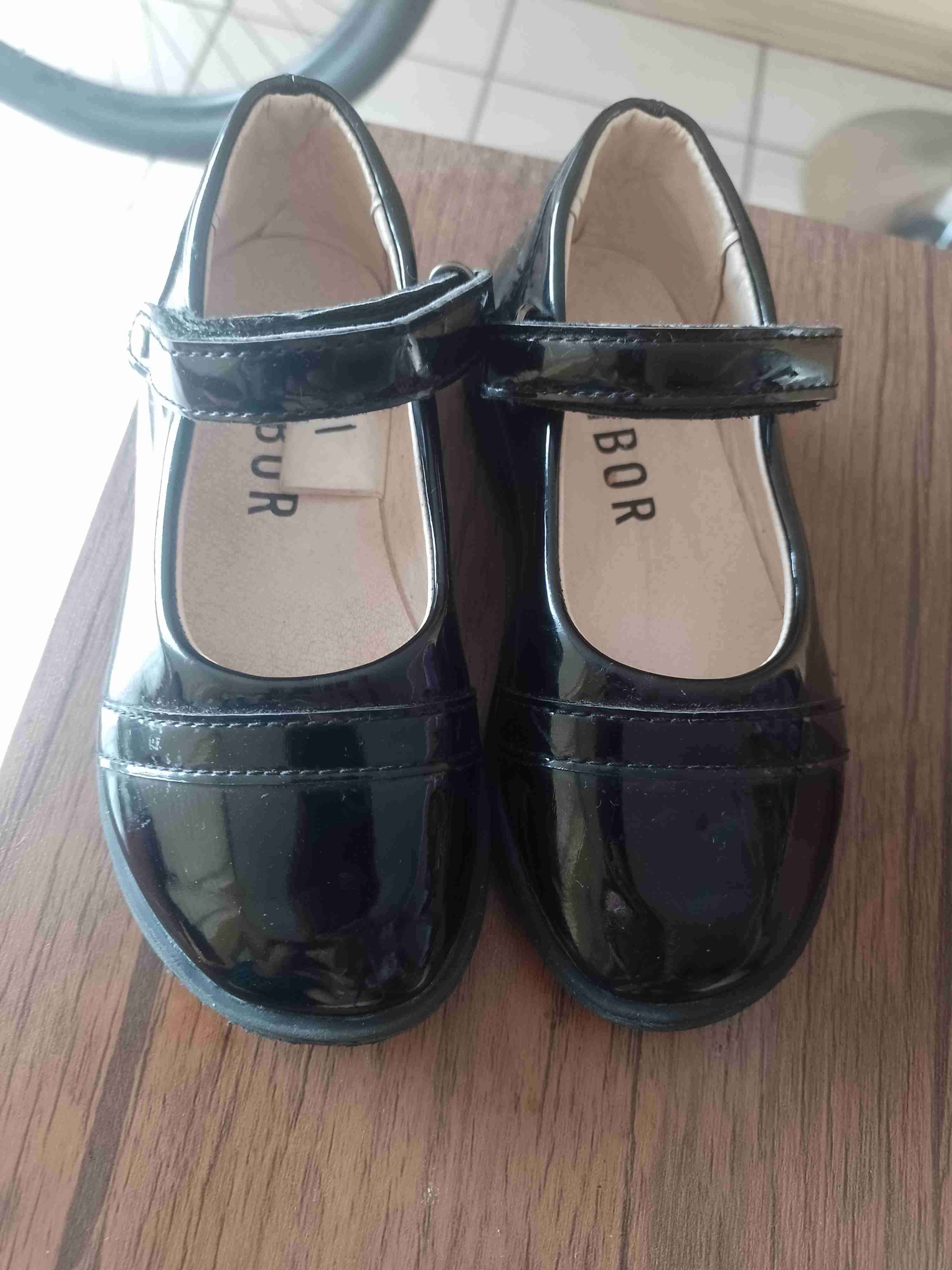 Zapatos negros con diseño floral - miniatura 2