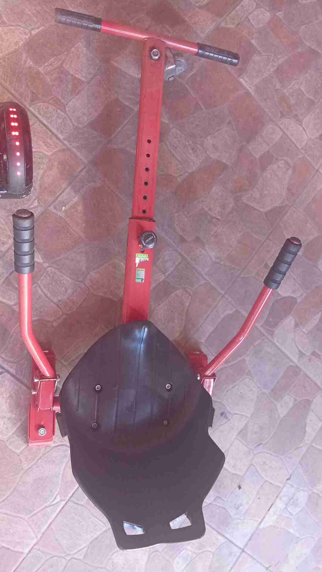 Hoverboard con asiento ajustable - miniatura 3