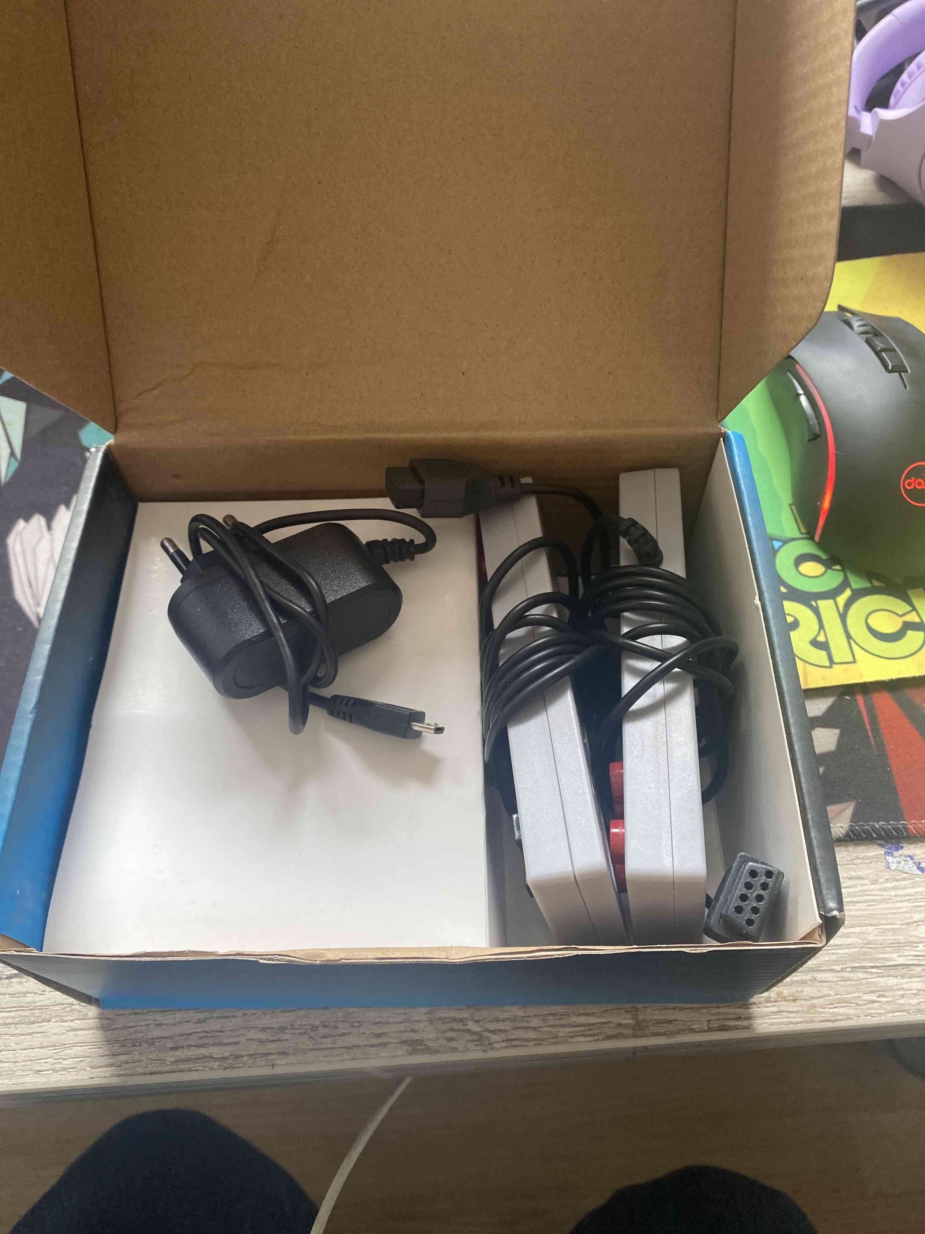 Consola retro con 620 juegos - miniatura 2