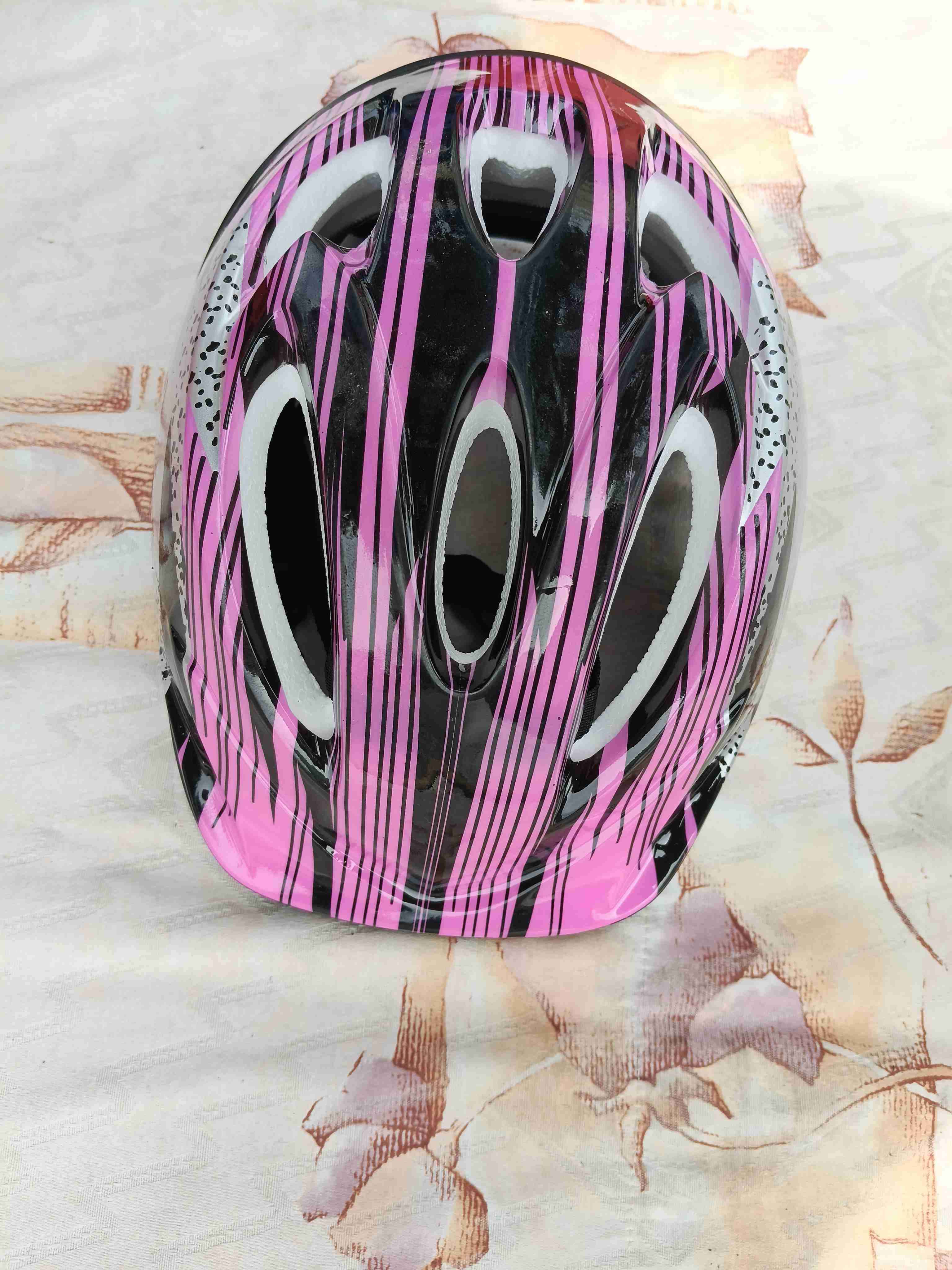 Casco de ciclismo rosa y negro - 1