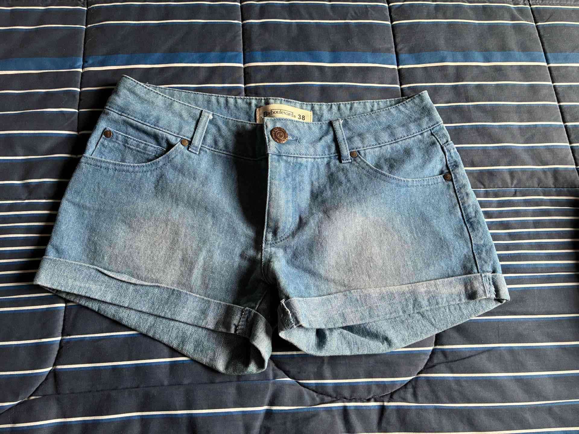 Shorts jeans, marca Boulevard, talla 38 - miniatura 1