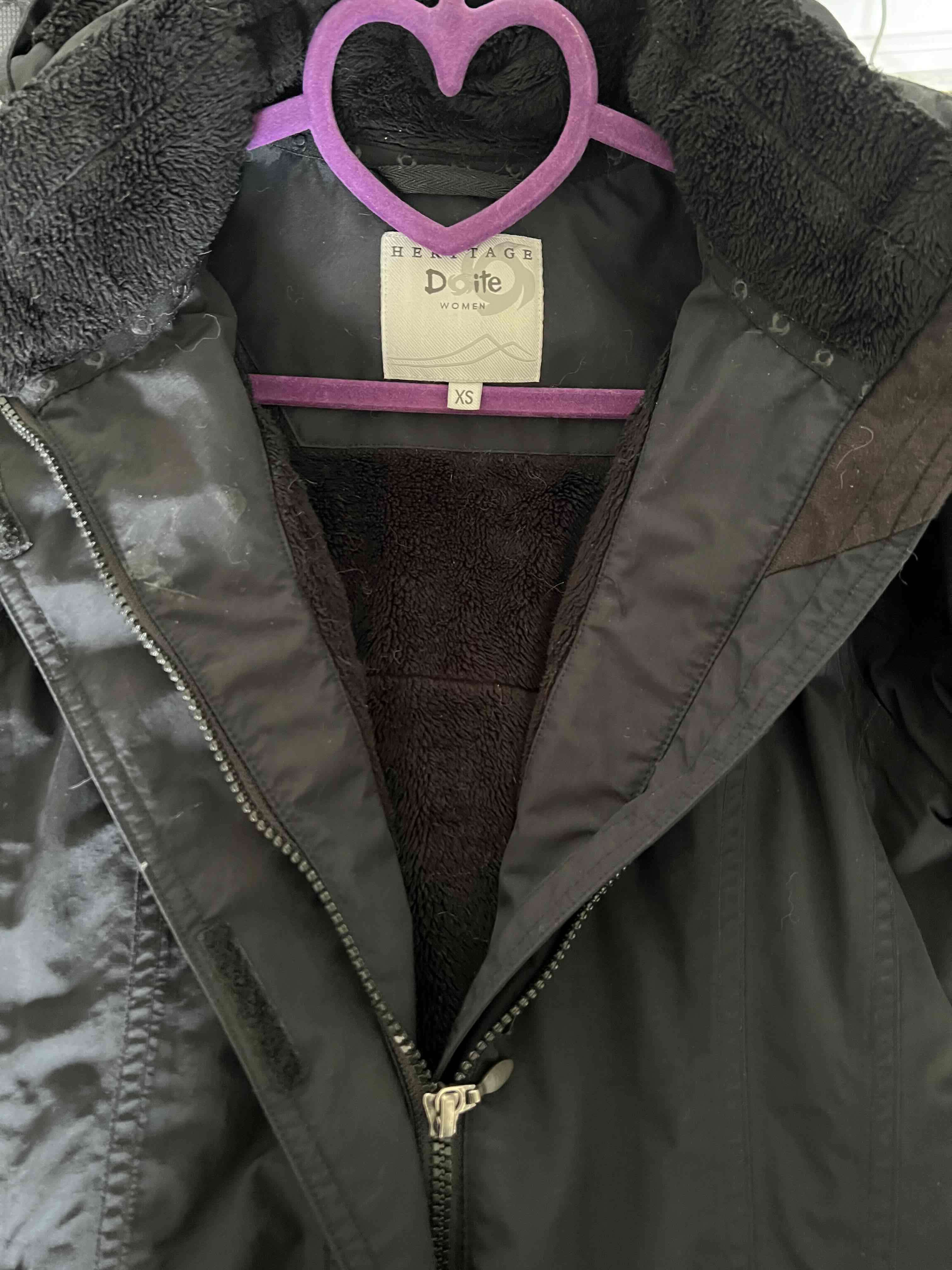 Chaqueta negra con cinturón - miniatura 3